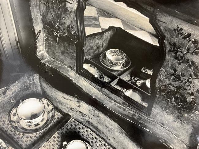 LINDA BUTLER Signed WHITE REMEMBRANCES, LERICI, ITALY 1993 Gelatin Silver Print LIMITED EDITION: ARTIST: Linda Butler (American, Appleton, Wisconsin, Cleveland, Ohio) TITLE: Rememberances, Lerici, Italy MEDIUM: Gelatin silver print IMAGE SIZE: 14" x 11" OVERALL SIZE: 15 1/2" x 12 1/2" DESCR