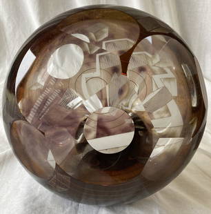 DAVID SCHWARZ Signed GLASS SCULPTURE Hand-etched PILCHUCK GLASS SCHOOL: ARTIST: David Schwarz (Vancouver, Washington, Ridgefield, Washington, b. 1952) TITLE: Untitled MEDIUM: Hand-etched colored glass sculpture SIZE: Diameter= 13", Width= 8" DESCRIPTION: Up for auction