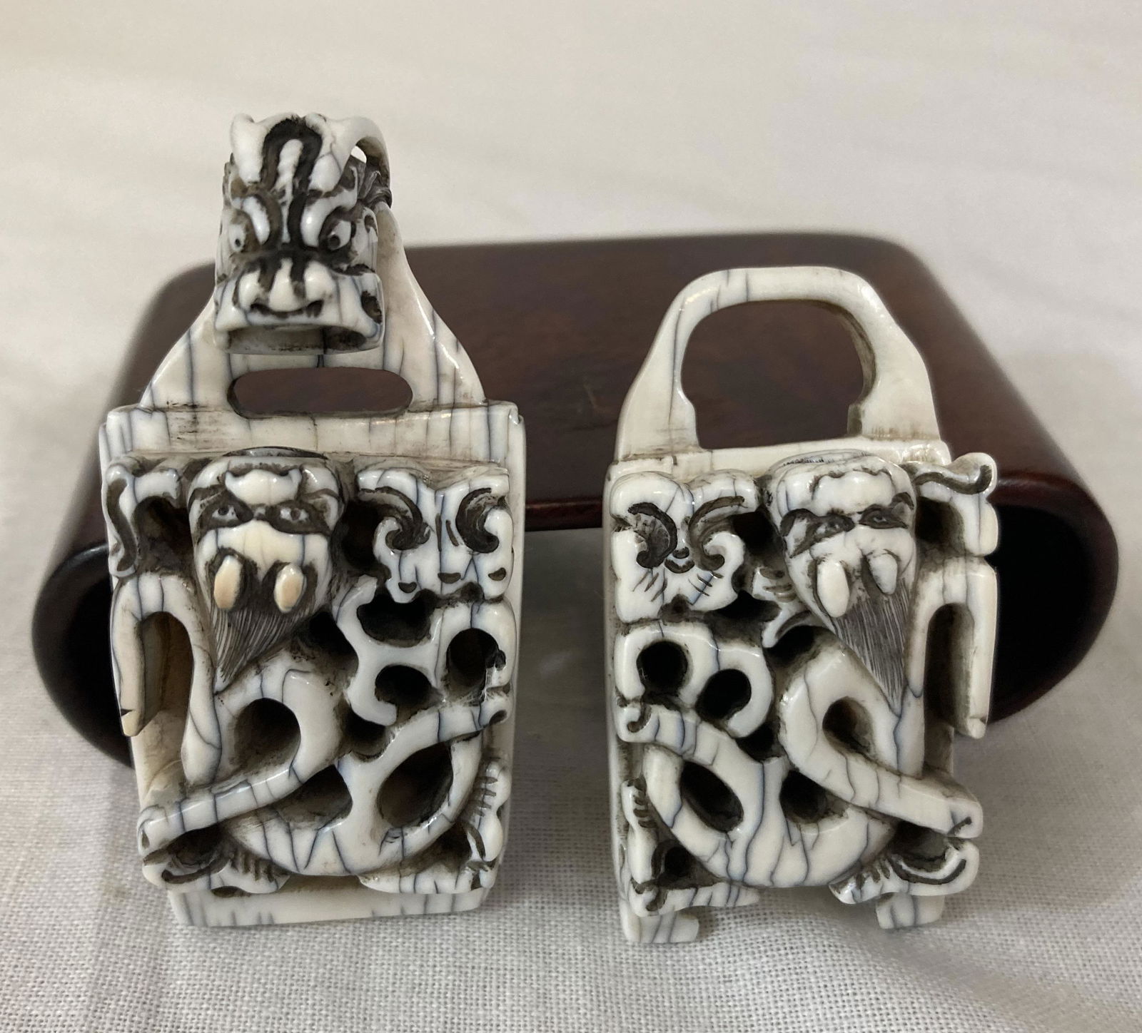 DRAGON BELT BUCKLE Chinese SIGNED Ivory 19th Century (1 of 13)