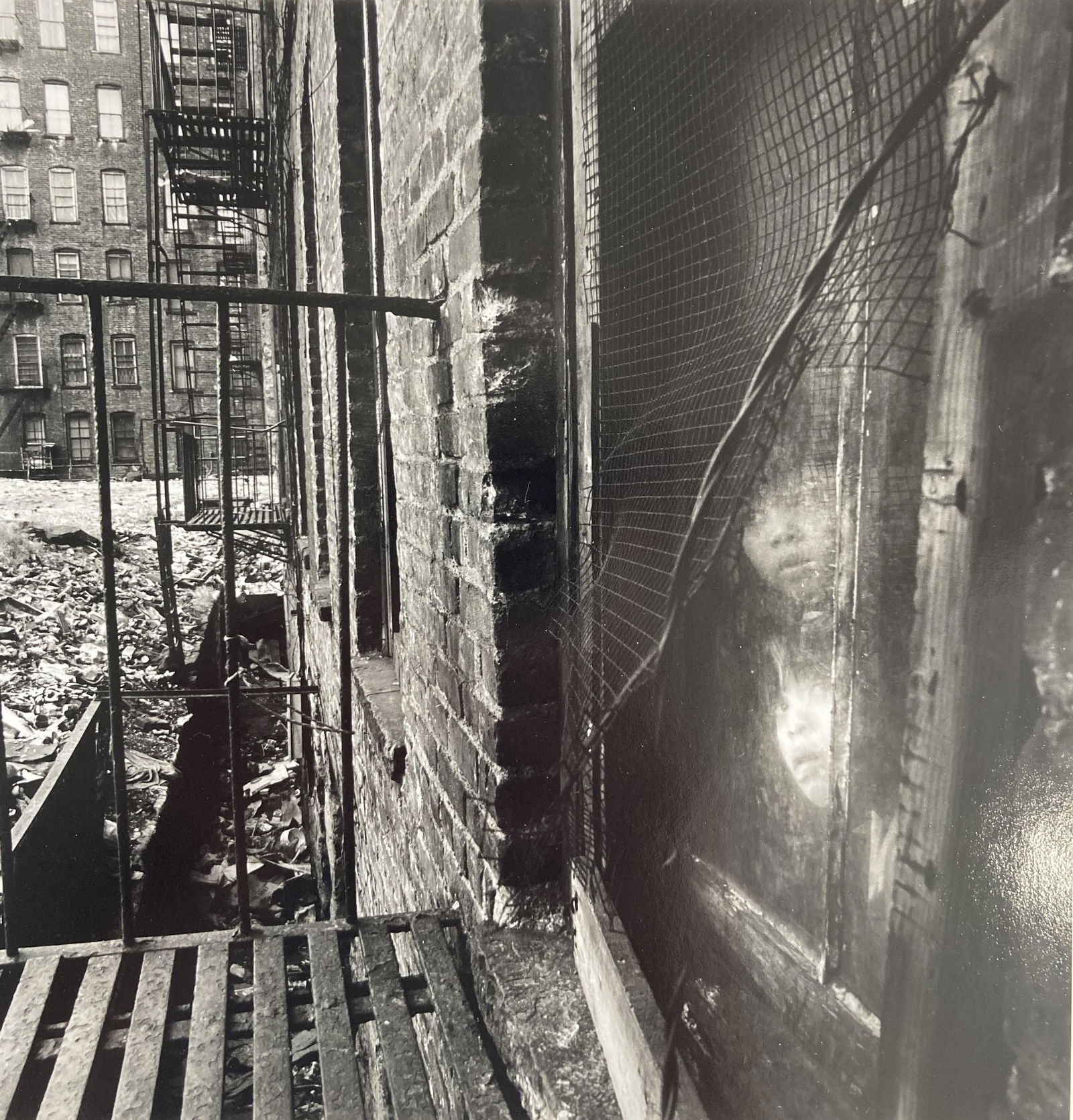 BRUCE DAVIDSON Signed EAST 100TH STREET Gelatin Silver Print NUMBERED (1 of 20)