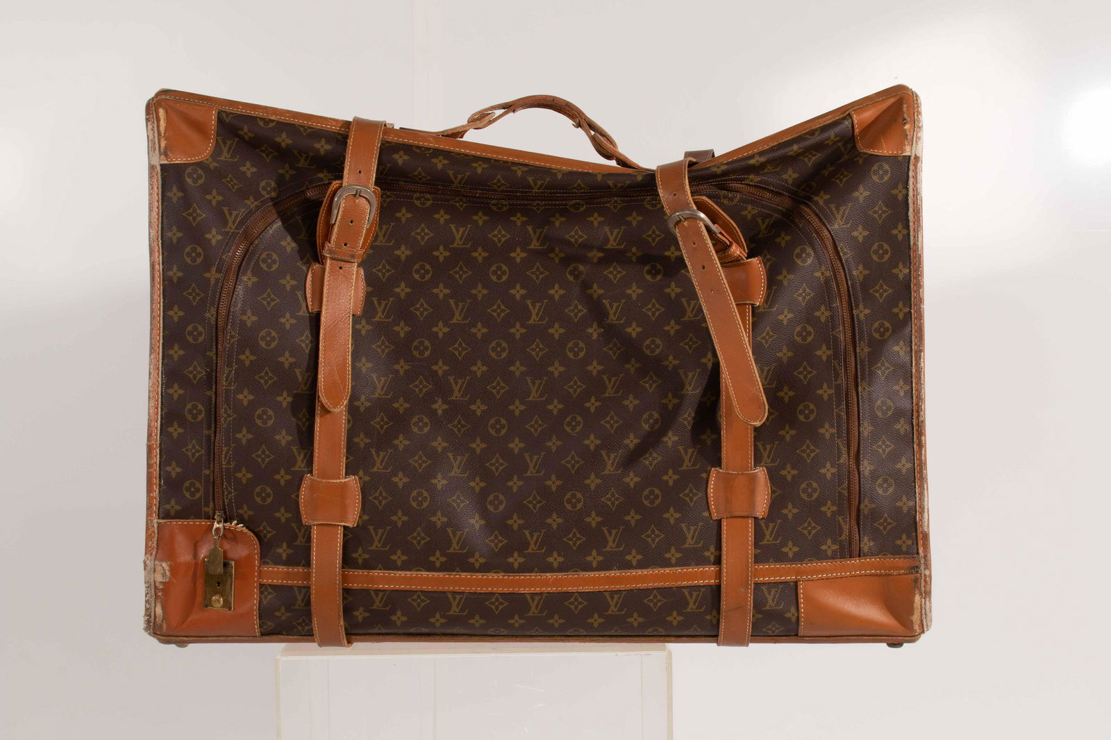 Louis Vuitton Vintage Pullman (1 of 16)