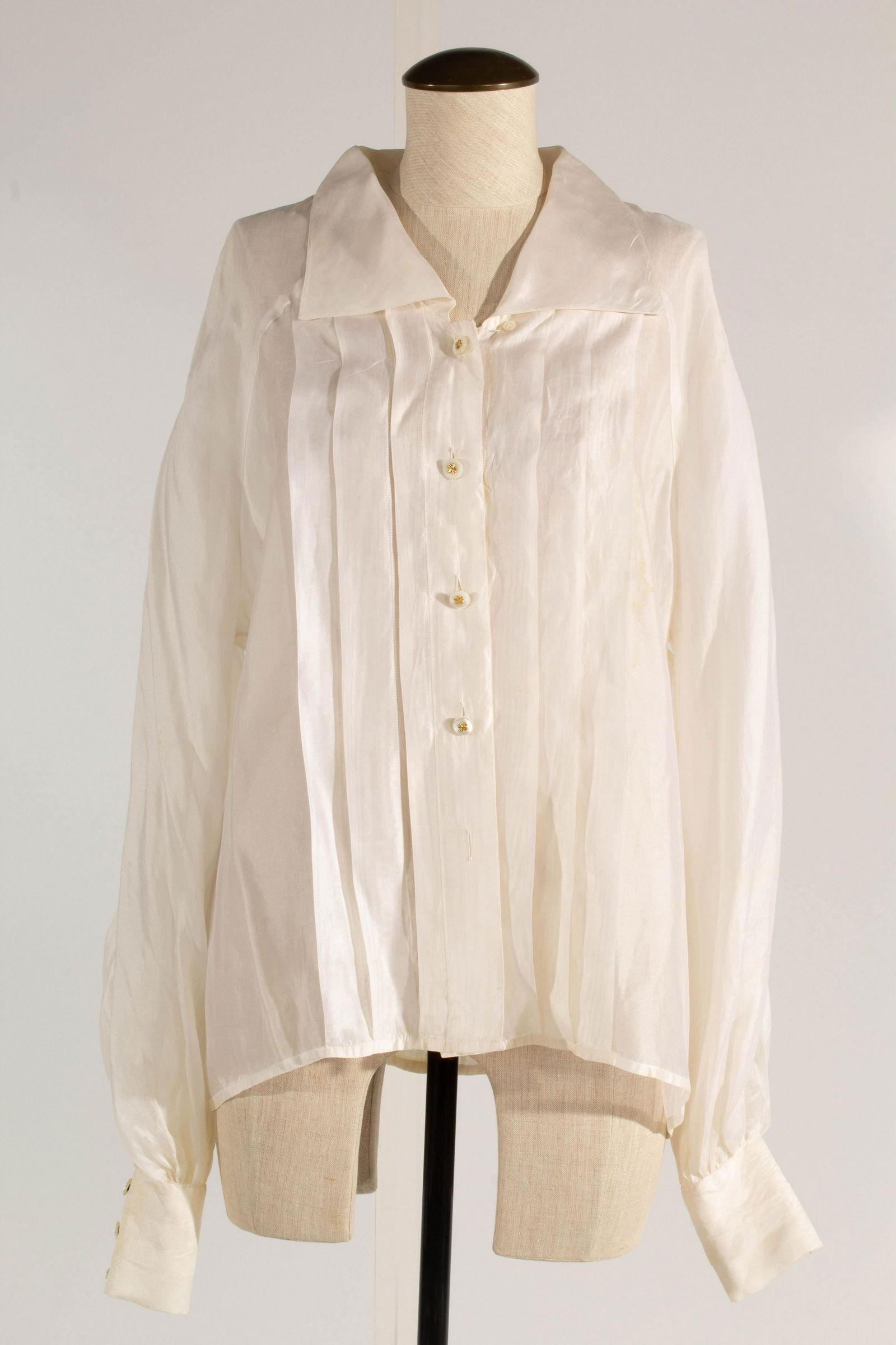Chanel Silk Pleated Blouse Clover Pearl Buttons Ivory (1 of 13)
