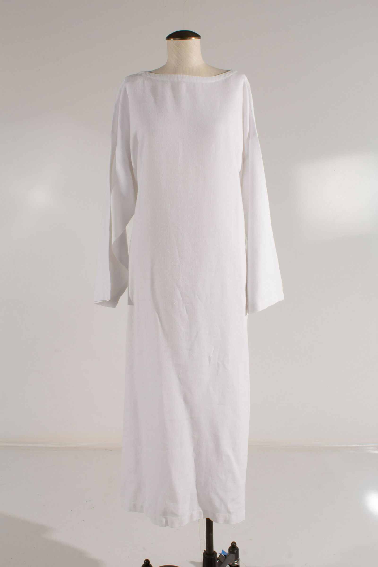 Eskandar Linen Dress White: Eskandar Linen Dress White NO SIZE Front collar to bottom 47" ; back collar to bottom 49" ; collar to cuff 26" ; shoulder to cuff 18" ; pit to pit 30" ; chest 26" ; pit side bottom 38"