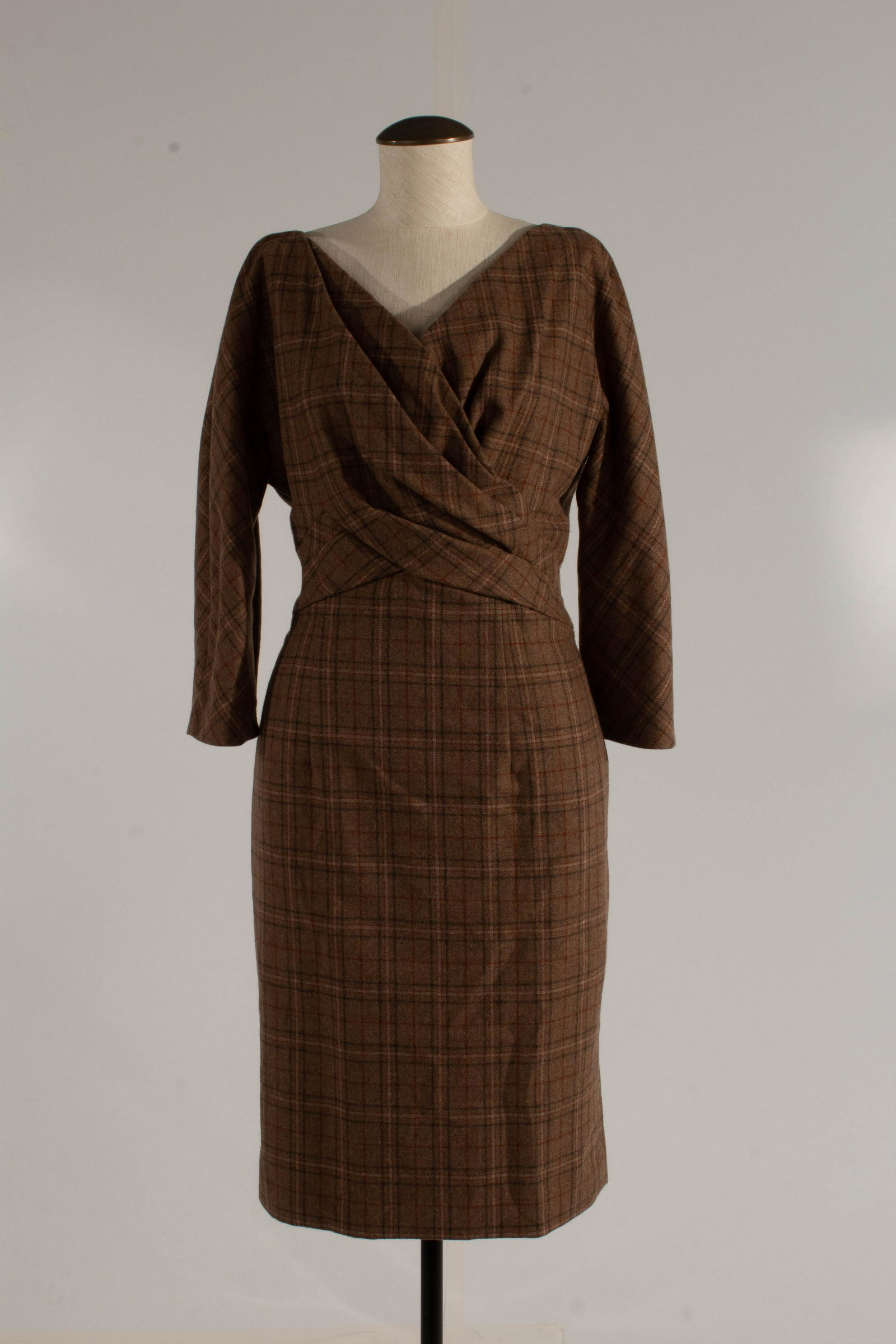 Christian Dior Wool Cashmere Dress Size 14 BROWN PLAID: Christian Dior Wool Cashmere Dress Plaid Dress Brown SIZE 46 Front collar to bottom 33"; back collar to bottom 37" ; collar to cuff 21" ; pit to pit 21" ; pit to side bottom 28" ; hem width 38"