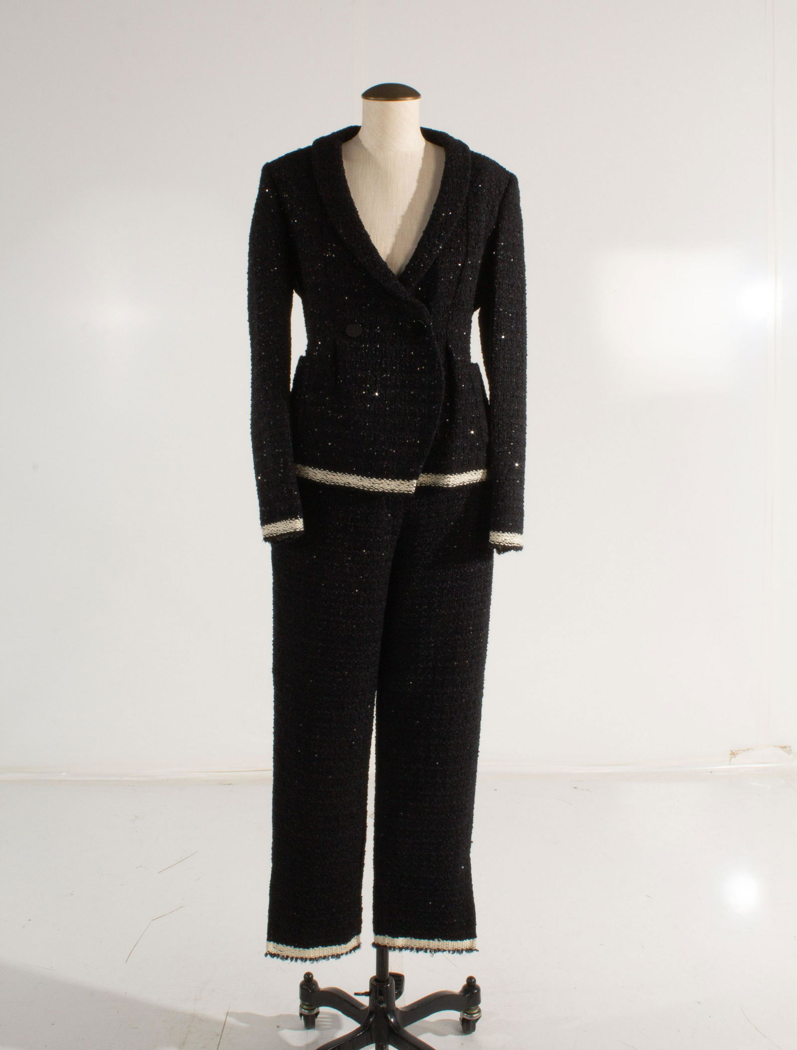 Giorgio Armani Black Label Boucle Sequined Suit Size 44 BLACK (1 of 13)