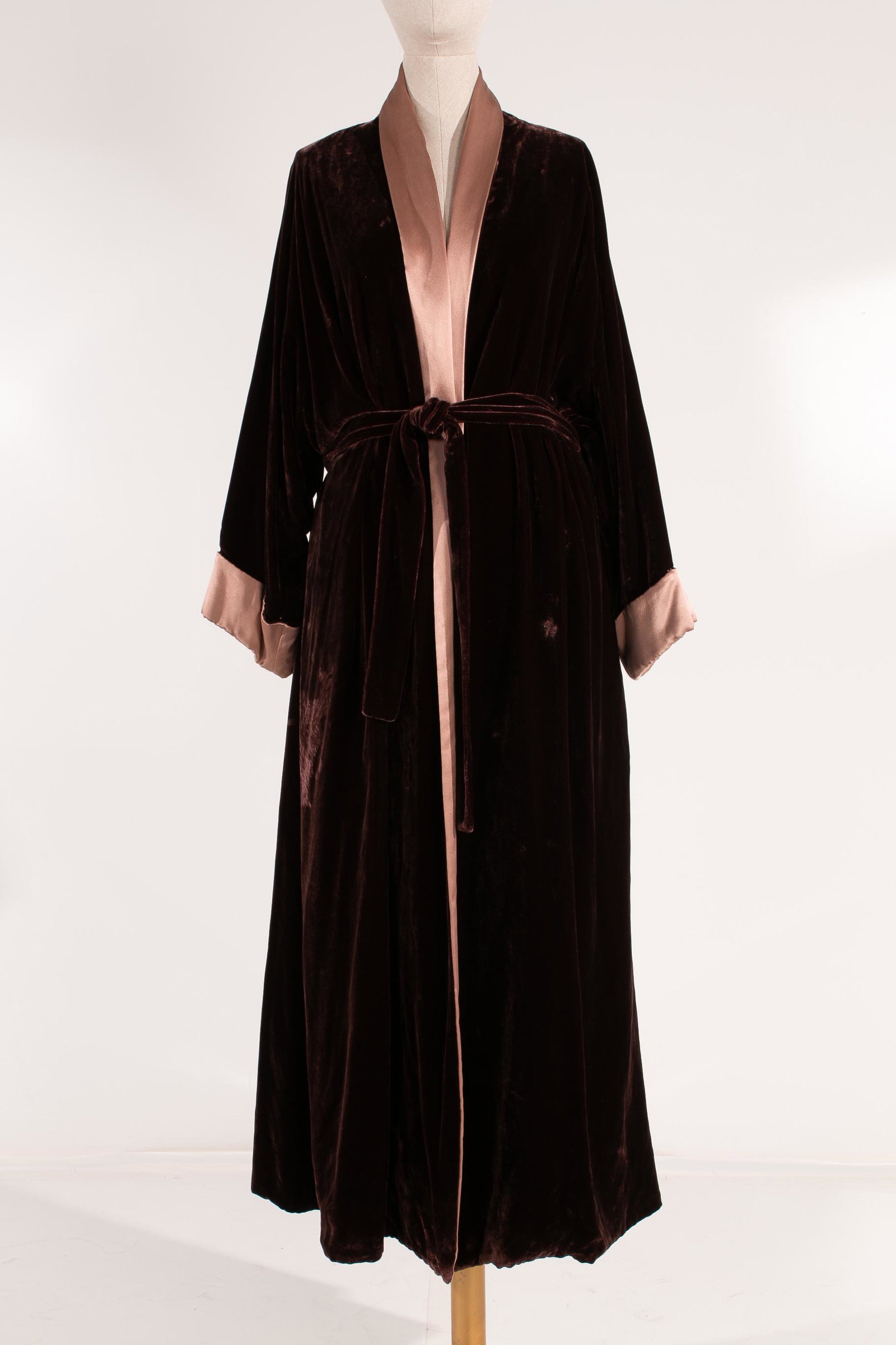 Cocoon Long Pure Silk Velvet Robe Chocolate w/Hazelnut Silk Liner, Size M: Cocoon Long Pure Silk Velvet Robe Chocolate W/Pockets & Hazelnut Silk Liner, (Staining on Collar) Size M, 54", Chest 19", Collar to Cuff 25", Pit to Cuff, Top Collar to Bottom Hem 54", Pit to Pit 28"