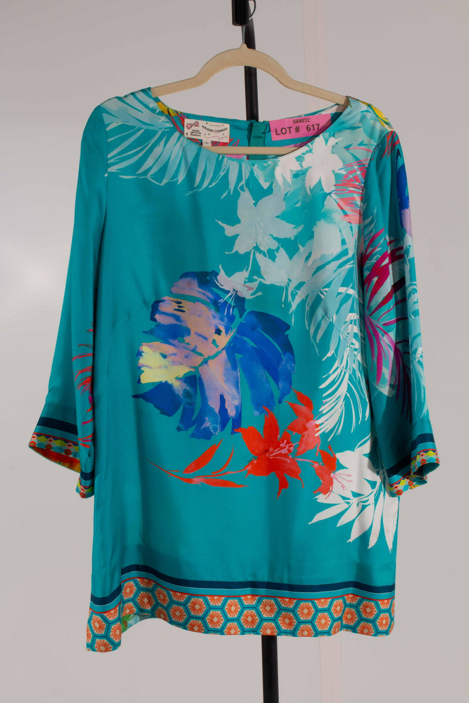 Maison Common Silk Scarf Blouse Floral Turq: Maison Common Silk Scarf Blouse Floral Turq SZ. 42 FRONT:28; Shoulder-Shoulder:15.5; Collar-Cuff:21; Shoulder-Cuff:18; Chest:15; Pit-Pit:20; Pit-Cuff:11; Pit-Bttm:19; Back of Collar-Bttm:26.5; Front C