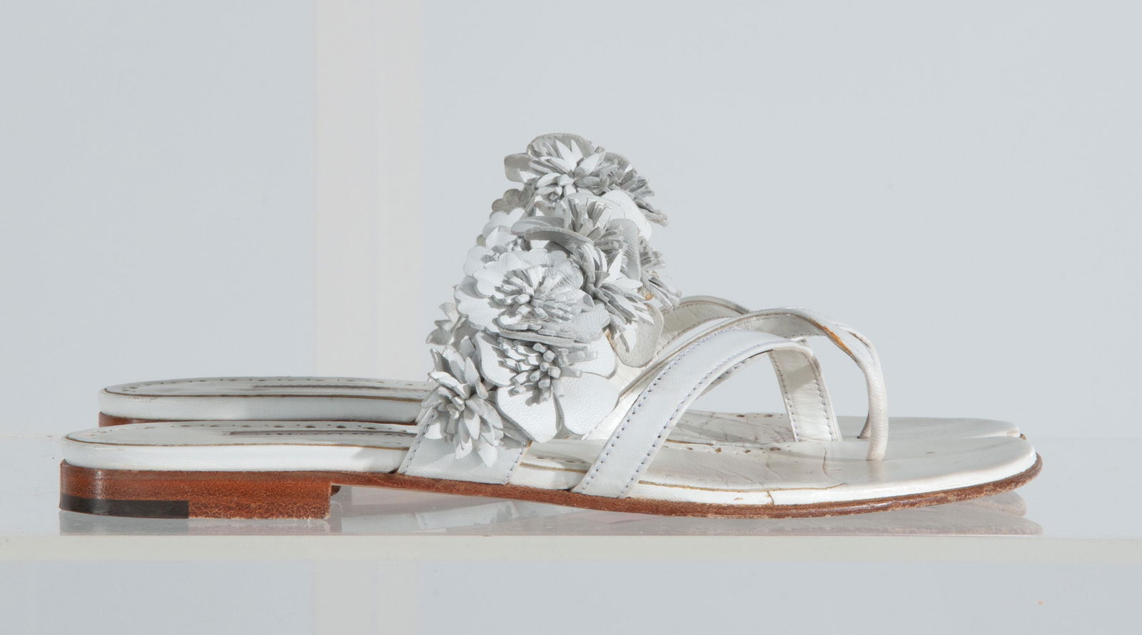 Manolo Blahnik Leather Florets Strap Flats White Size 37.5 (1 of 9)