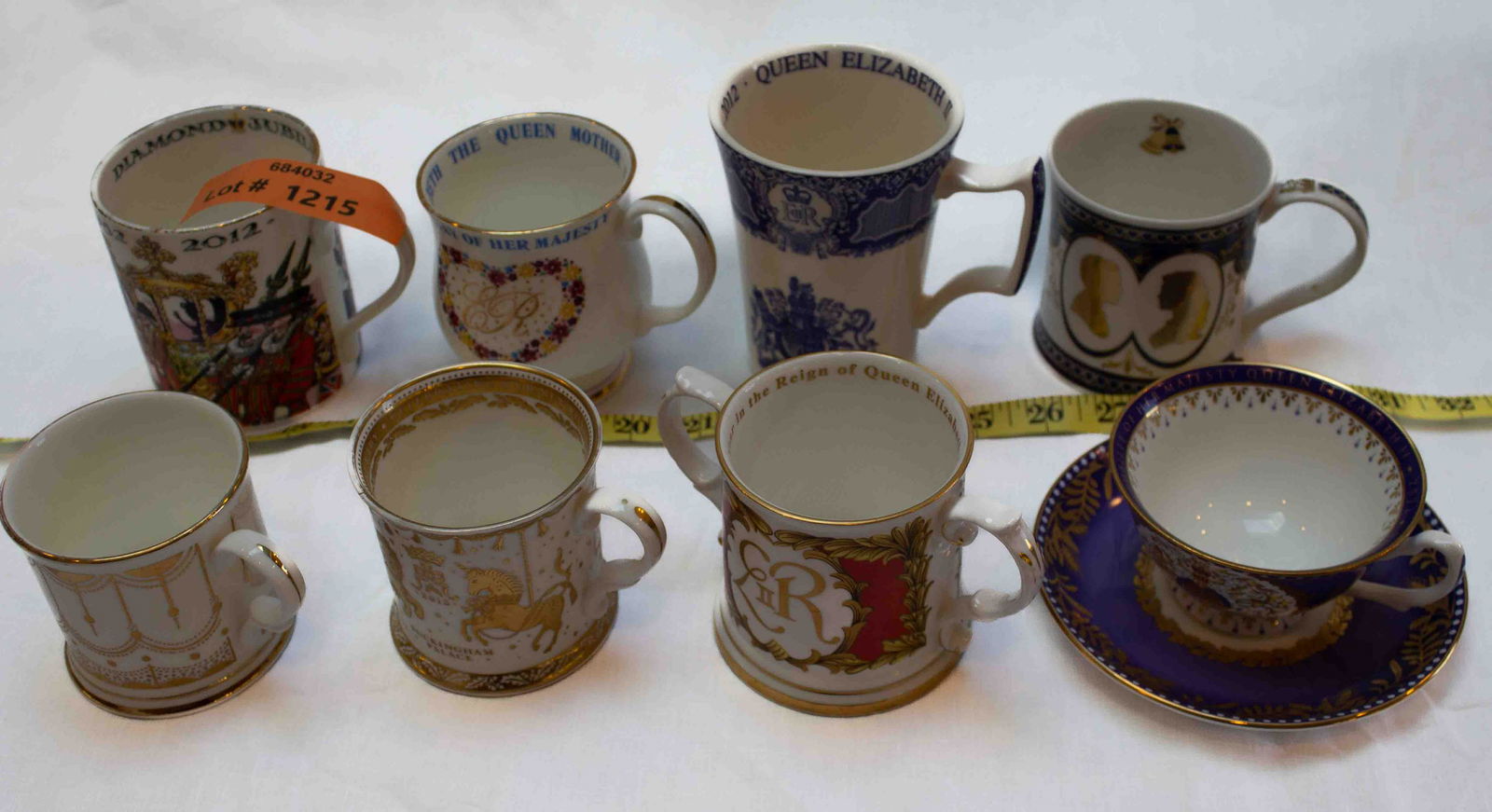 Queen Elizabeth-Buckingham Palace Tea Cups & Saucer Lot of 8 (1 of 15)
