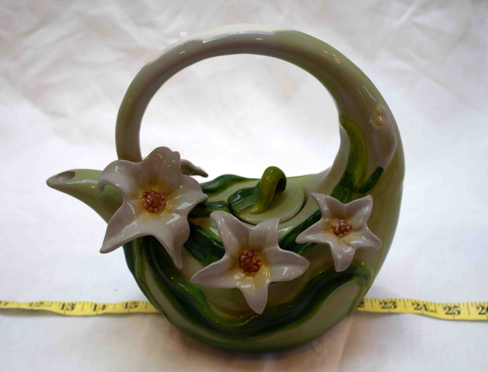 Blue Sky Magnolia Tea Pot*: Blue Sky Magnolia Tea Pot*