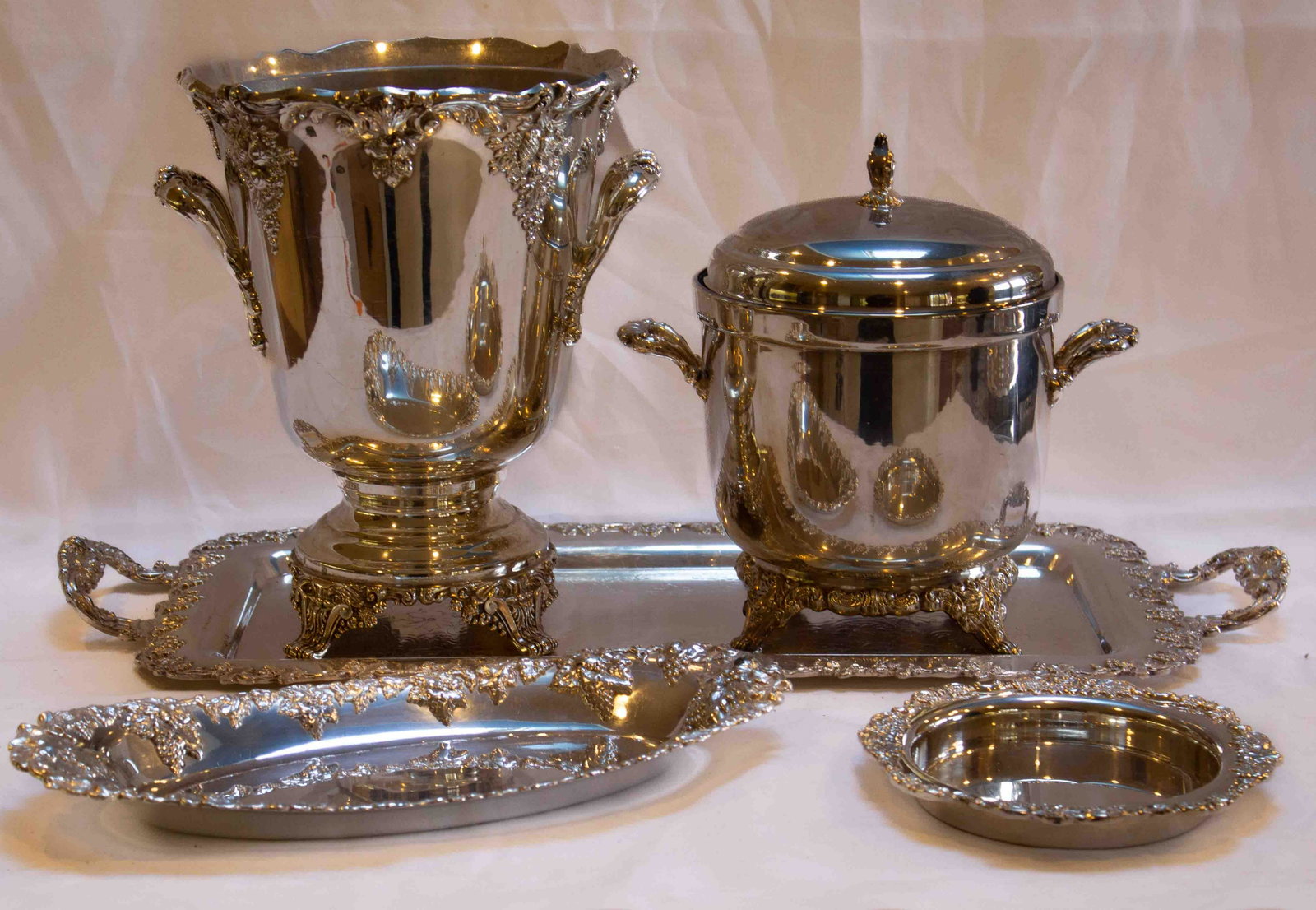Silverplate Wine Theamed Service: Silverplate Wine Theamed Service