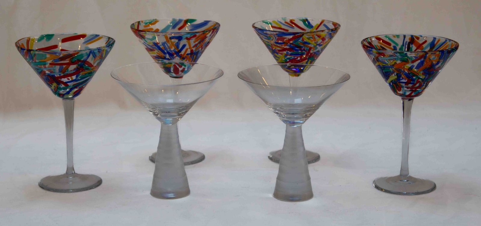 Set of 4 Confetti Martini Glasses + 2 Frosted Stem Martini Glasses: Set of 4 Confetti Martini Glasses + 2 Frosted Stem Martini Glasses