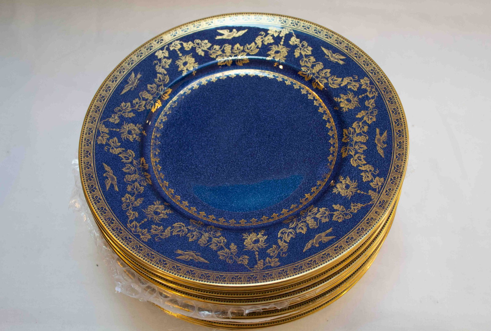 Wedgwood 12 Piece Luncheon/Dessert Plates 9": Wedgwood 12 Piece Luncheon/Dessert Plates 9"