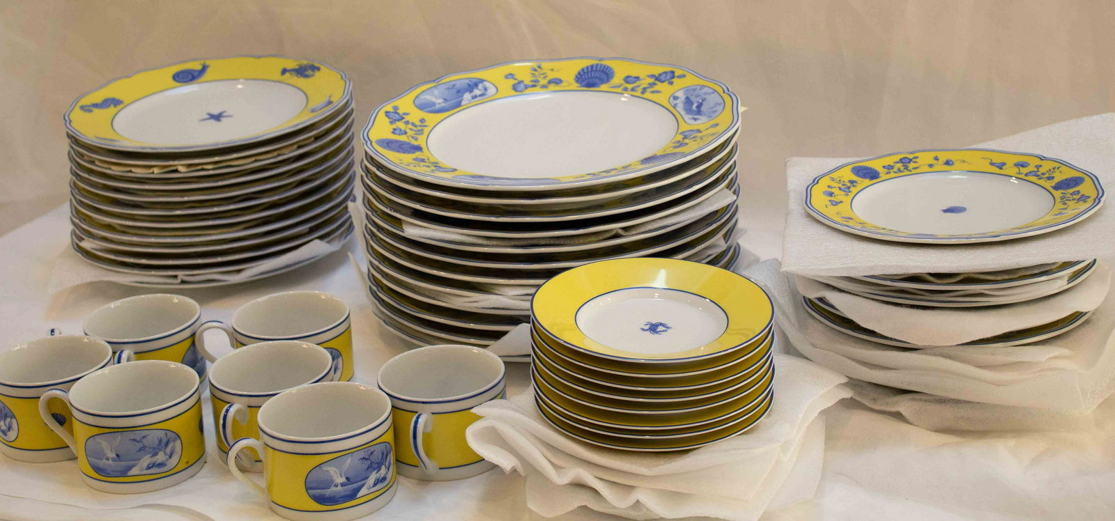 Lynn Chase Costa Azzurra Dishware Set (1 of 6)