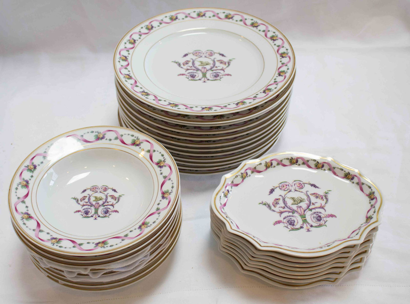 Richard Ginori Italian "Rapallo" Dish Set 12-10.5 Dinner Plates, 8-8" Bowls, 8-8.5" Scalloped Plates (1 of 7)