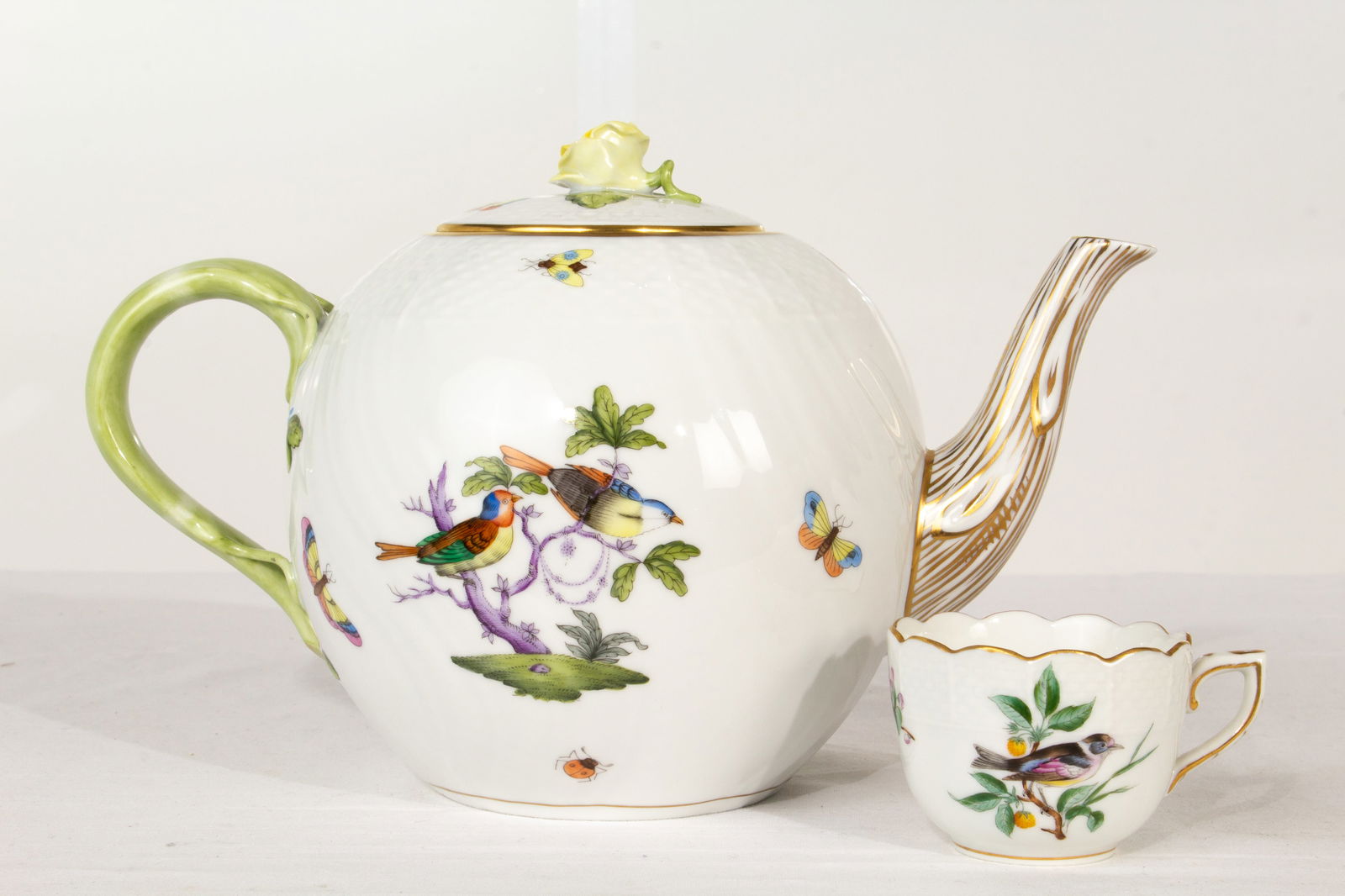 Herend Porcelain - Rothchild Bird Yellow Rose -  Pattern # 1602 ROM 6 (Teapot) & #711 (Teacup) (1 of 15)
