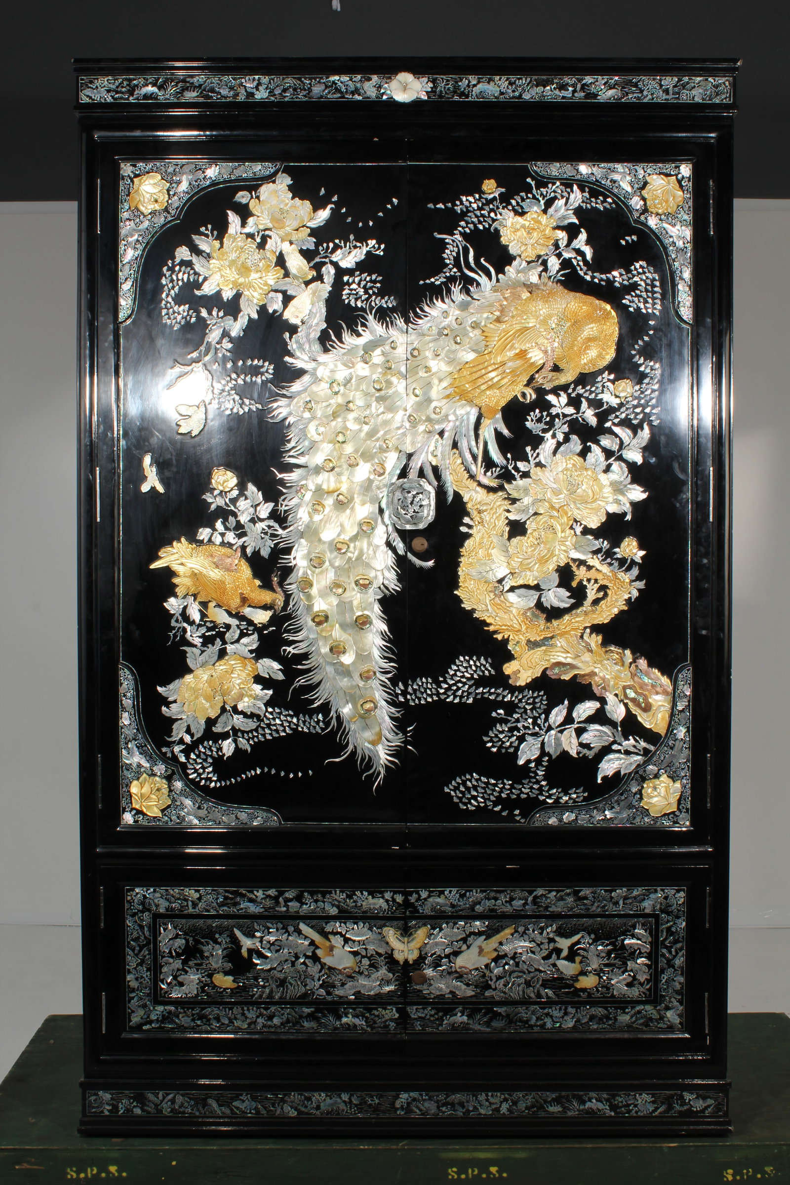 Vintage Korean Mother of Pearl Black Lacquer Armoire: Vintage Korean Mother of Pearl Black Lacquer Armoire