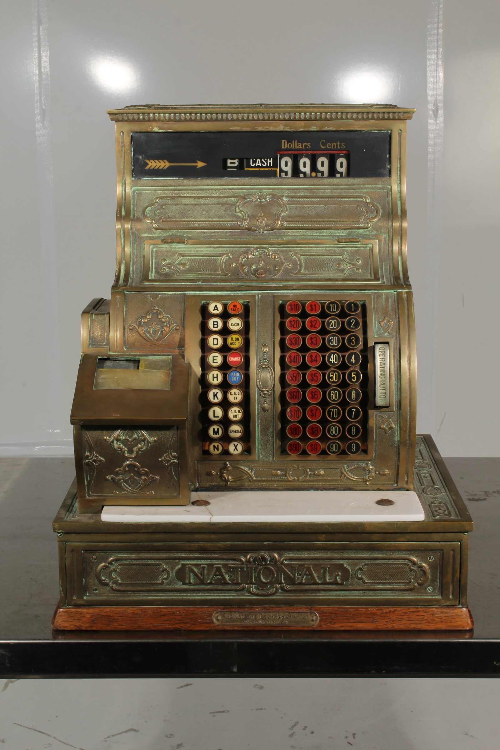 National Cash Register - 1921 - Model 1066-G: Antique National Cash Register - 1921 - Model 1937962-1066-G. In working condition.