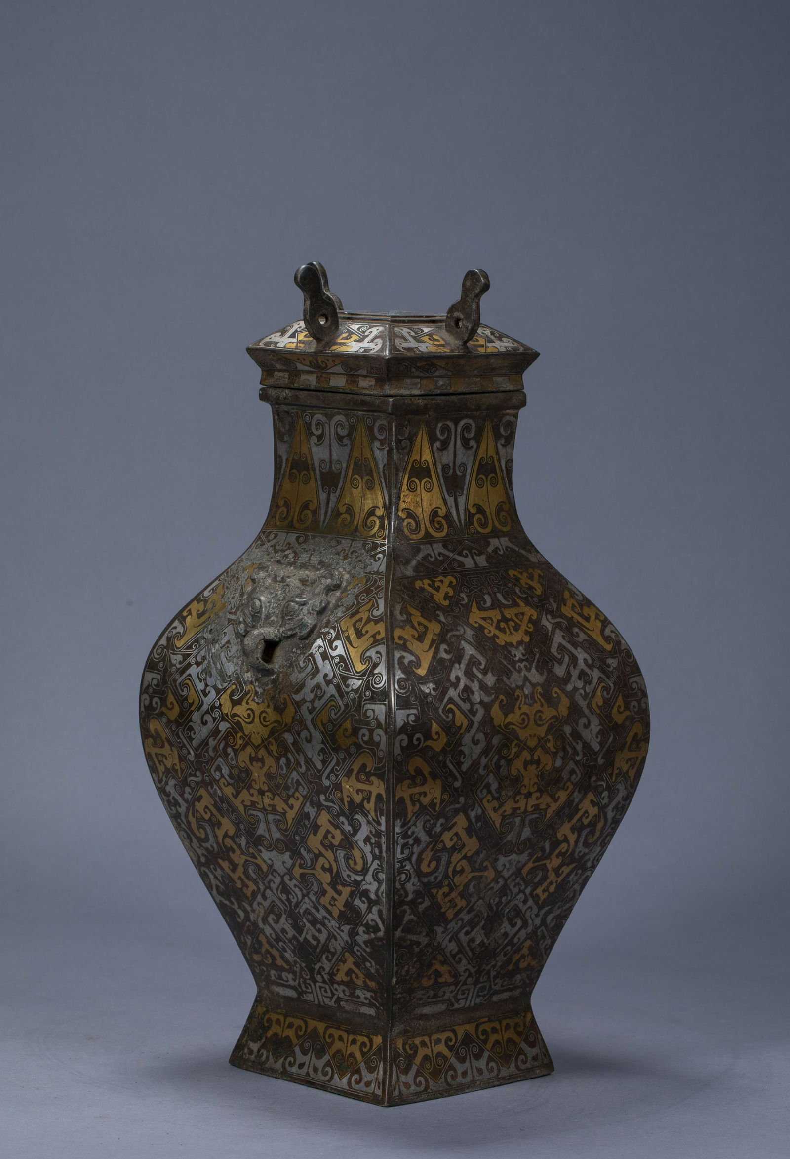 Ancient Chinese Cuo Gold and Silver Quadrilateral Pattern Beast Square Bottle: Ancient Chinese Cuo Gold and Silver Quadrilateral Pattern Beast Square Bottle