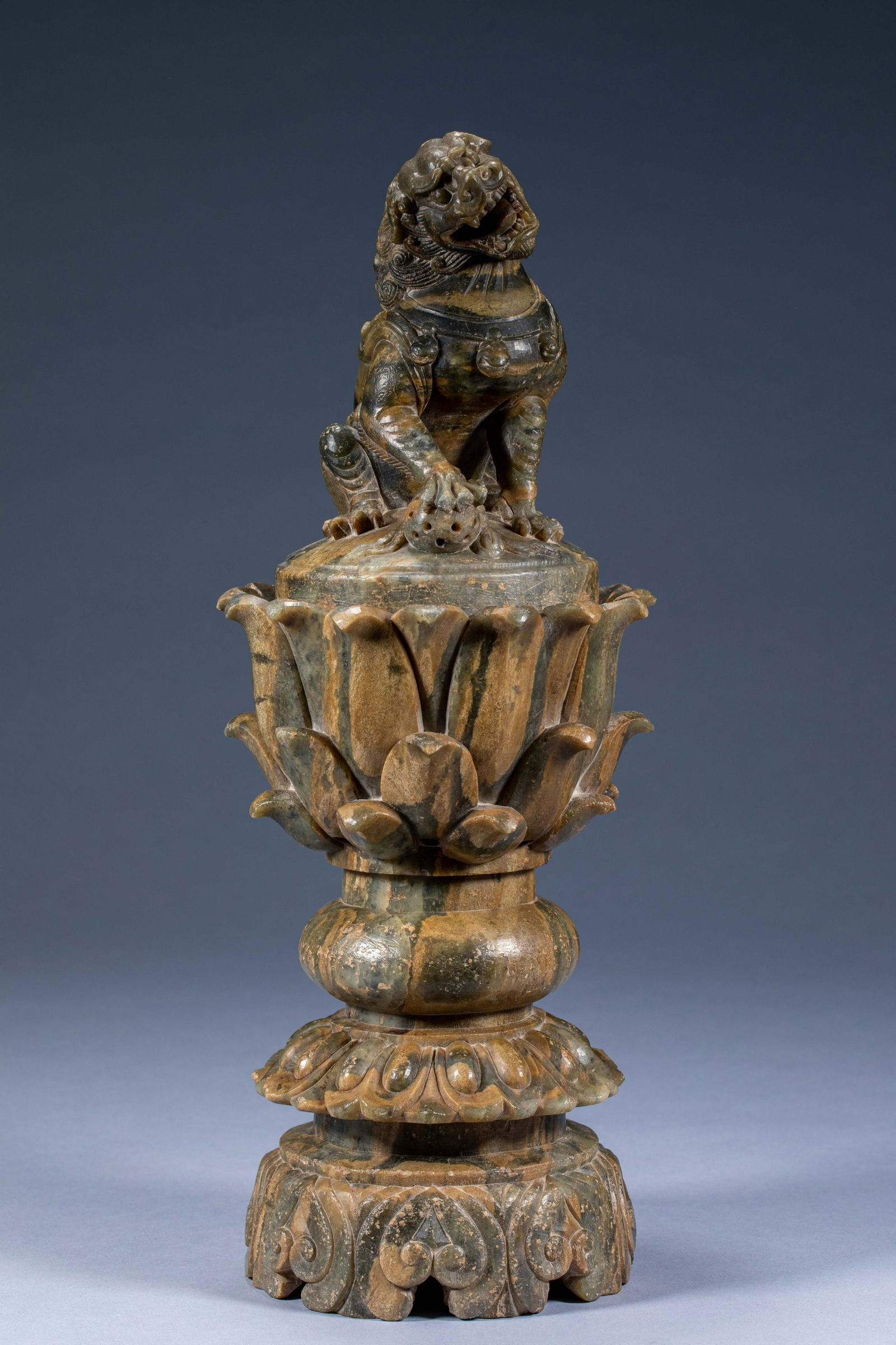 Chinese ancient jade lotus lion smoked (1 of 7)