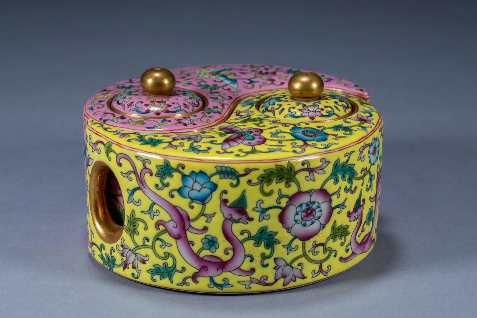 Chinese Qing Dynasty Qianlong imperial pastel yin and yang taiji pot (1 of 8)