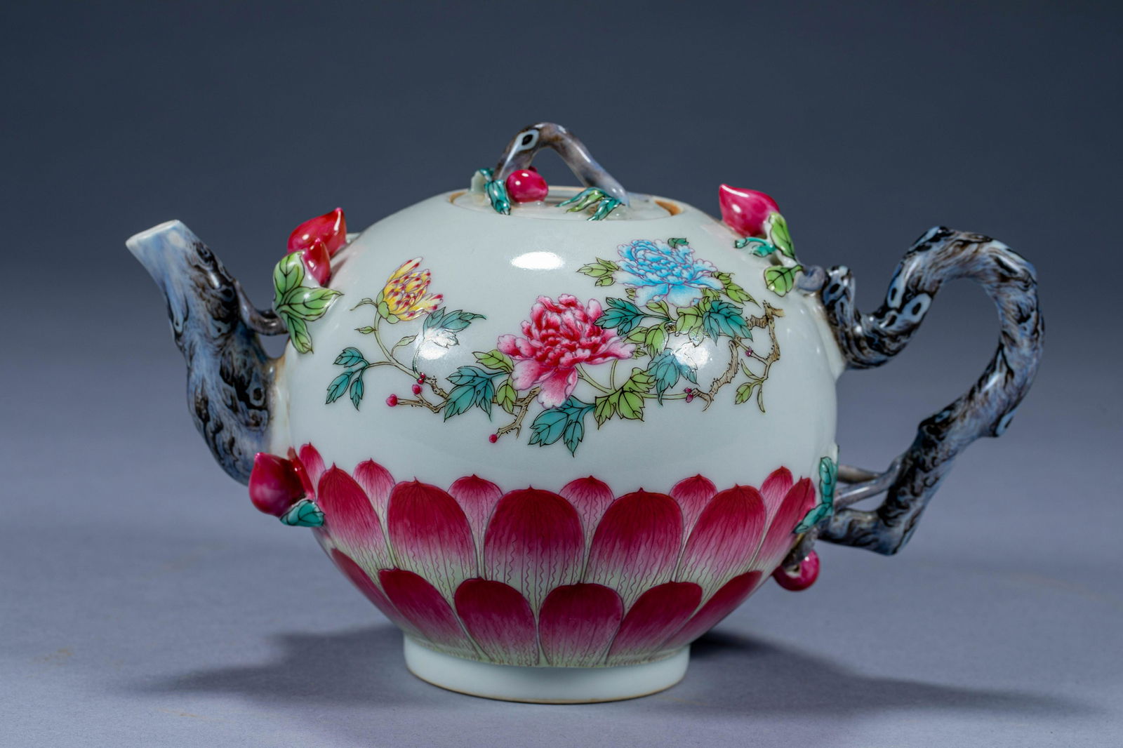 Ancient Chinese Qianlong Peach Blossom Lotus Bottom Pot (1 of 9)