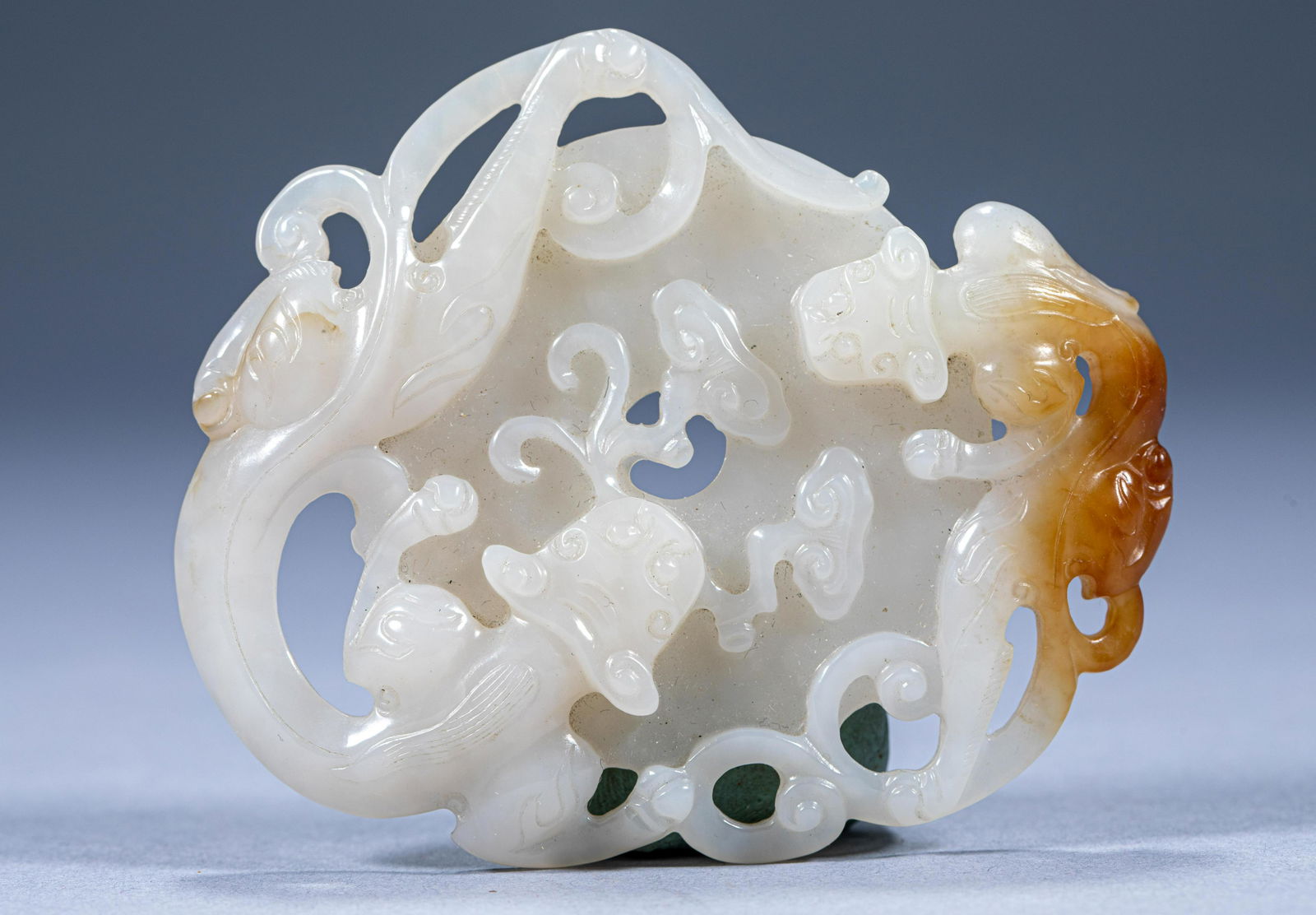 Ancient Chinese Hetian jade double dragon jade pendant (1 of 10)