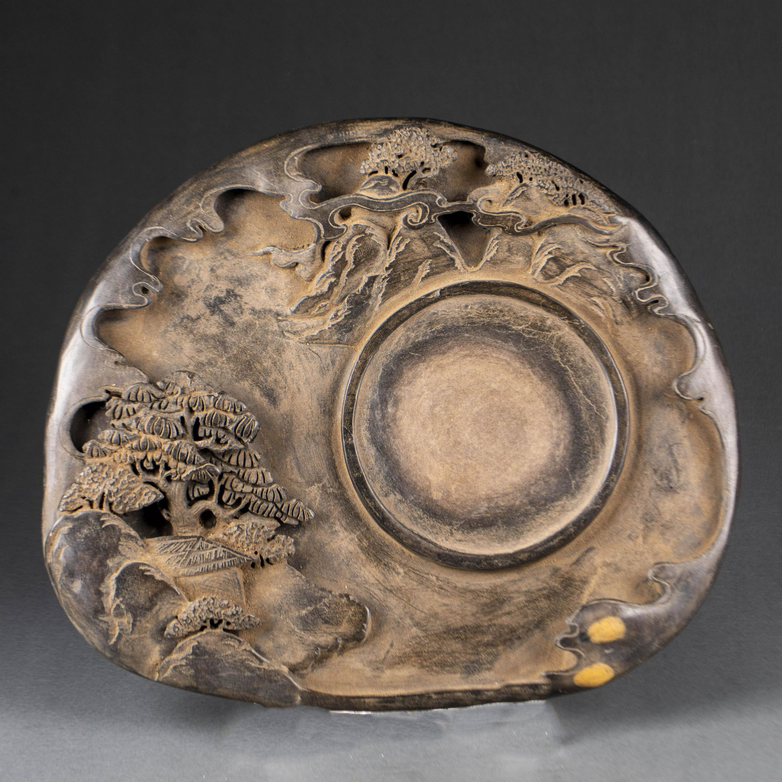 Zhang Zhao Shuanglong Playing Pearl Inkstone: Zhang Zhao Shuanglong Playing Pearl InkstoneHeight 6.5cm, length 32cm, width 23cm6648g