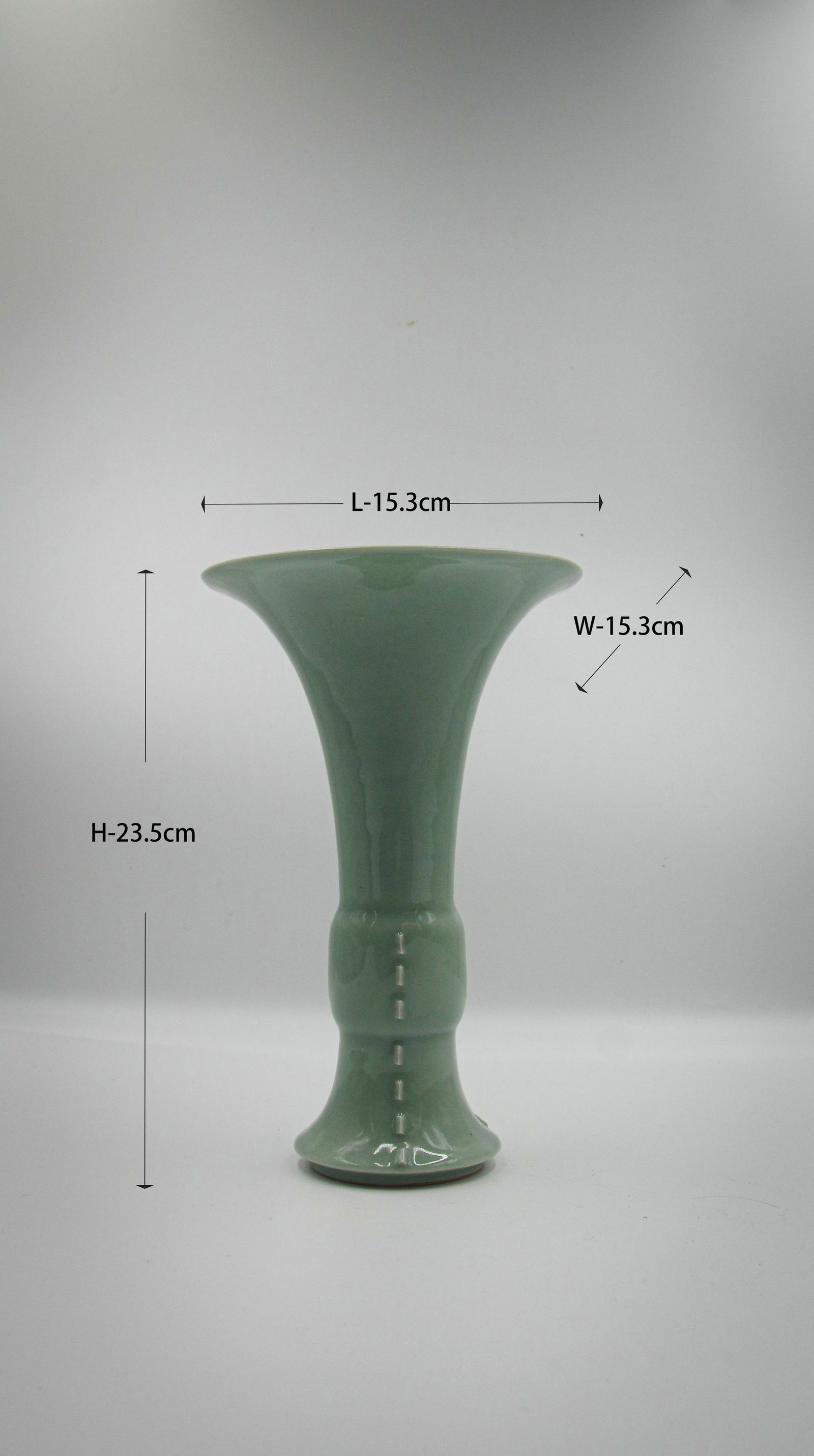 Longquan kiln flower goblet (1 of 8)