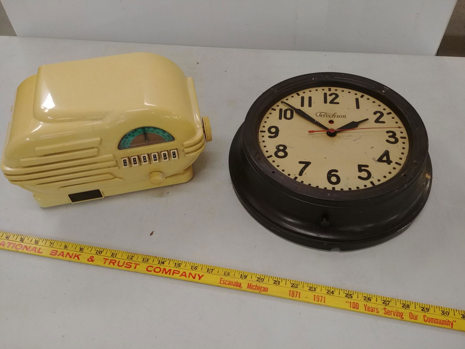 Radio and clock (1 of 9)