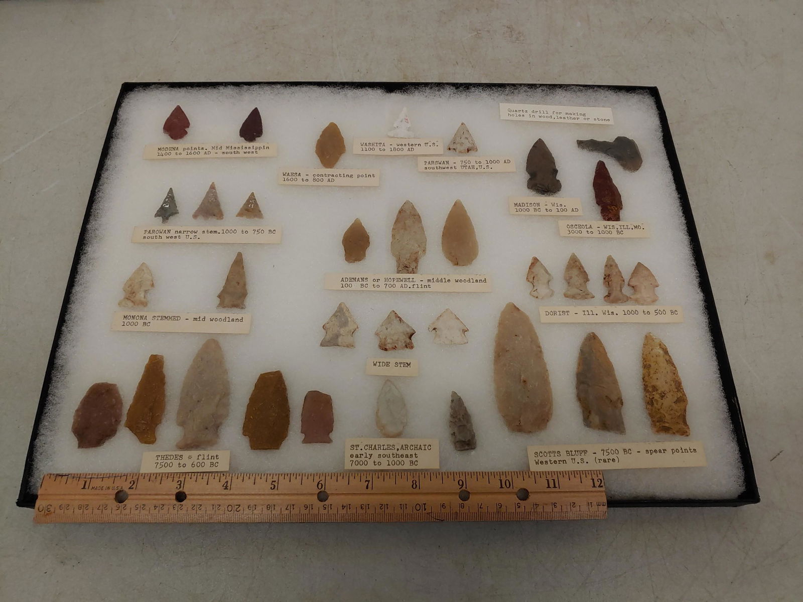Native American tools & arrowheads (1 of 17)
