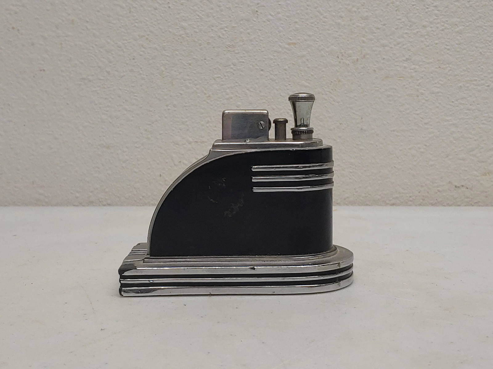 Art Deco Cigar & Cigarette Lighters for Sale at Auction