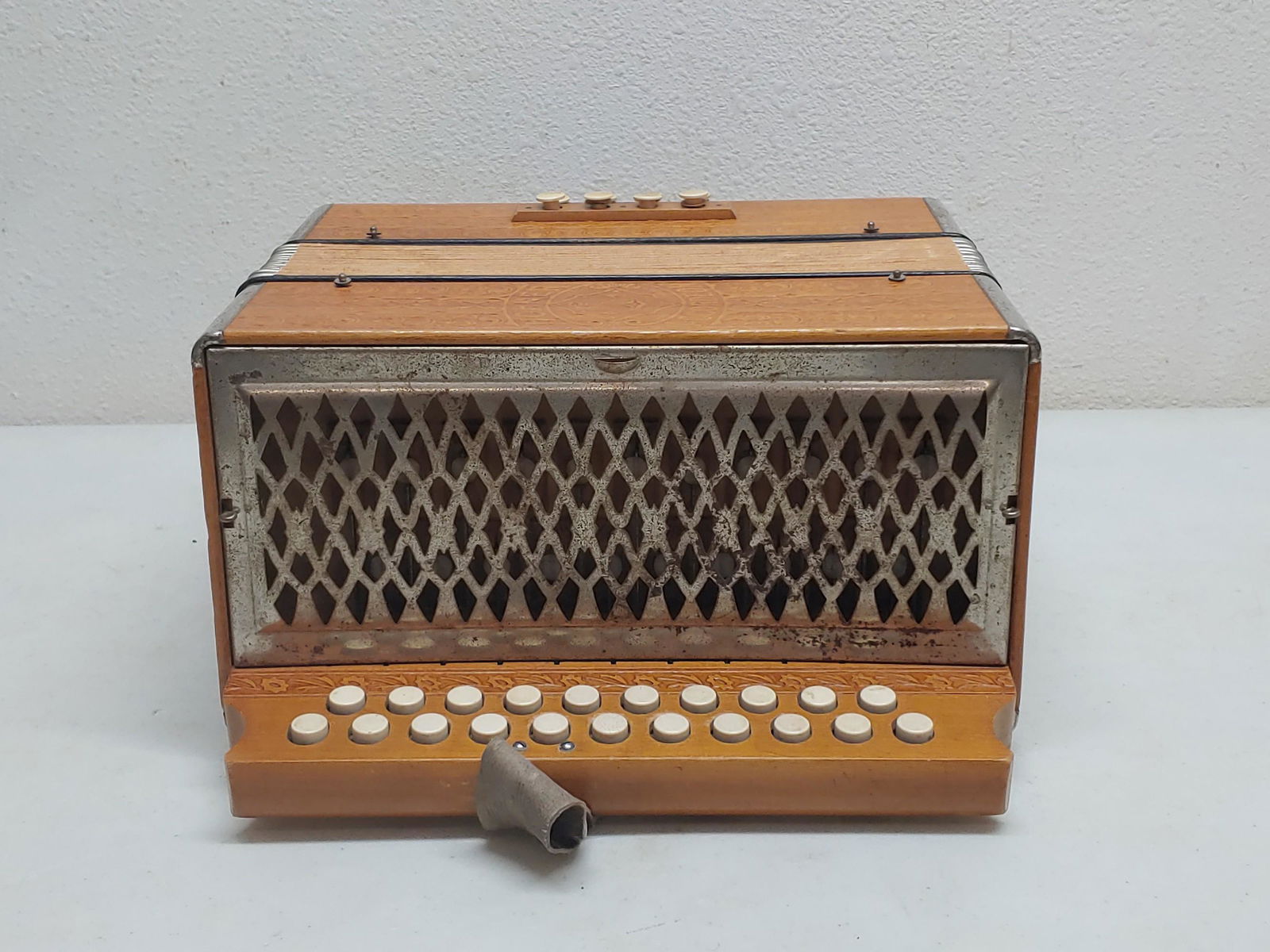 Hohner Button Accordion (1 of 9)
