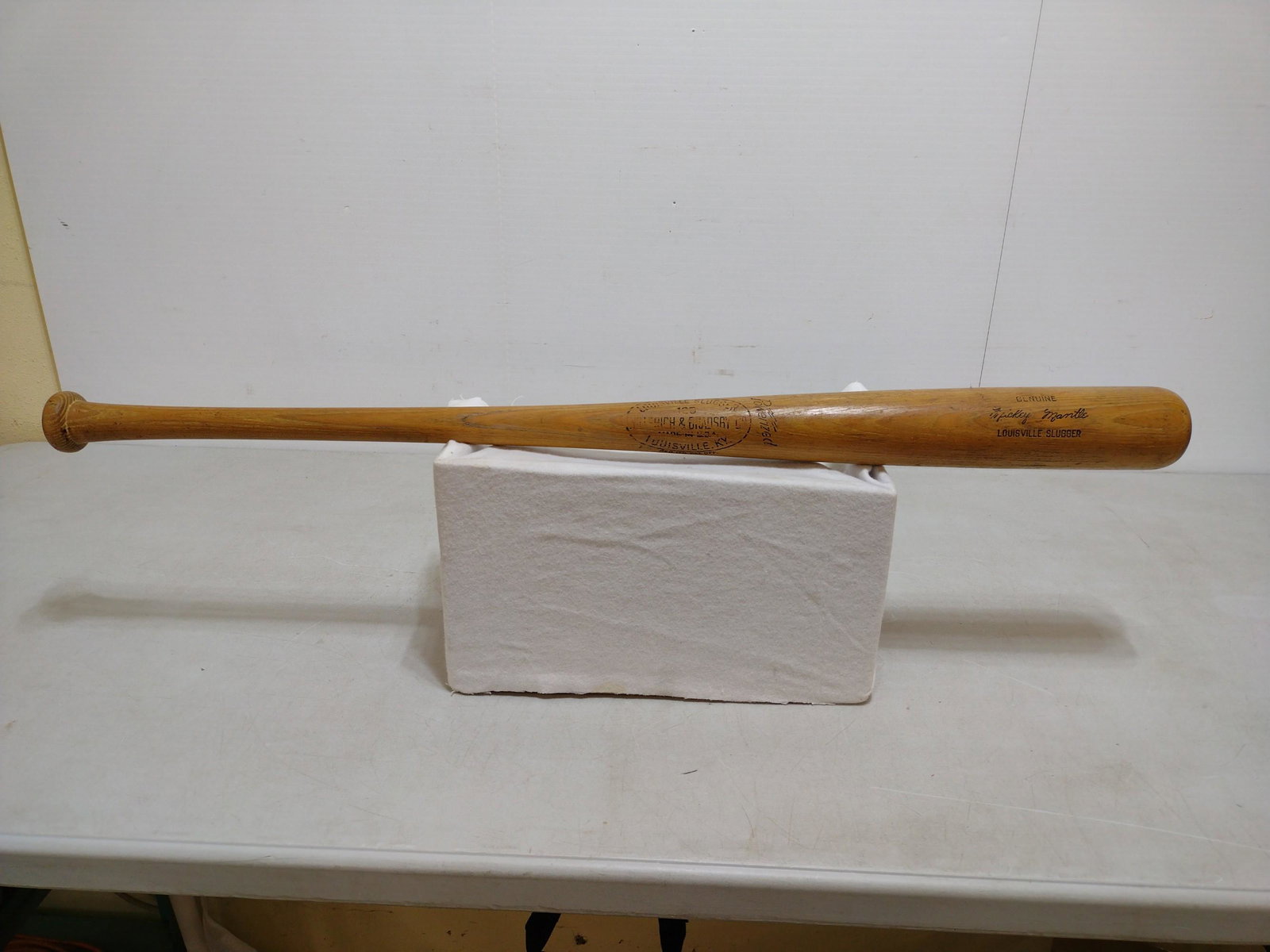 Genuine Mickey Mantle Louisville Slugger: 35", 32 oz bat, in very good condition.