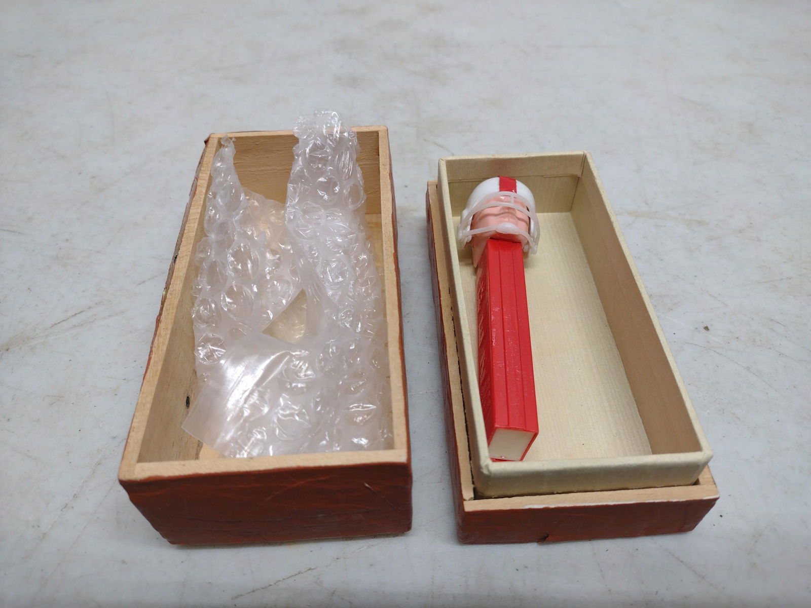 Football helmet pez dispenser. (1 of 6)