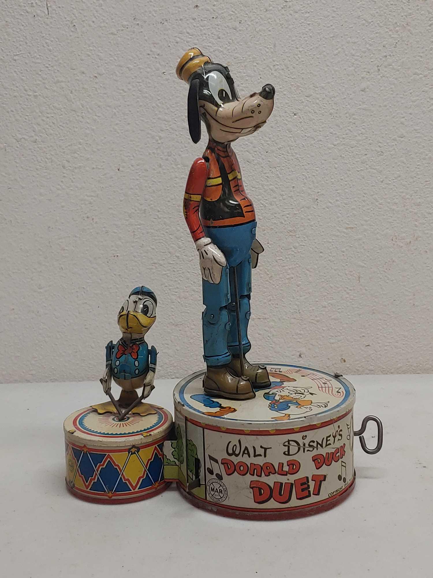 Marx Donald Duck Duet Wind-Up Tin Toy: Approx. 10.25" works but slow