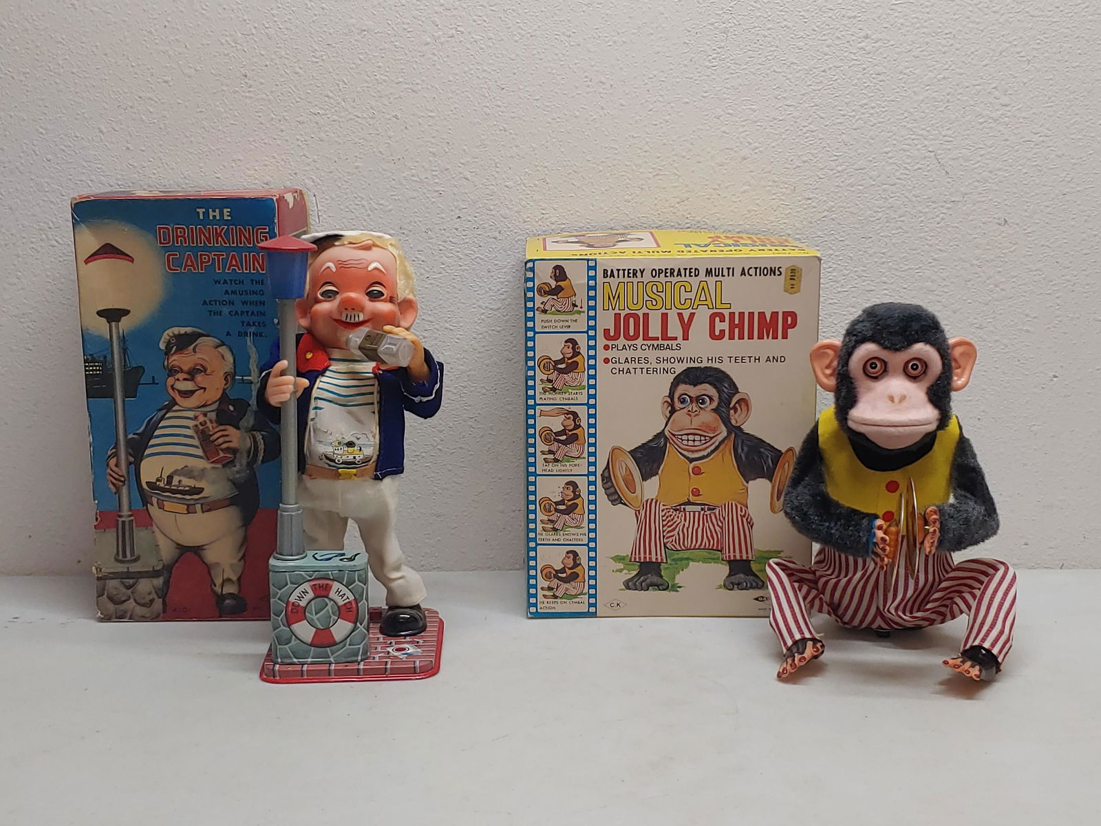 Drinking Captain Jolly chimp battery-Op Toys (1 of 16)