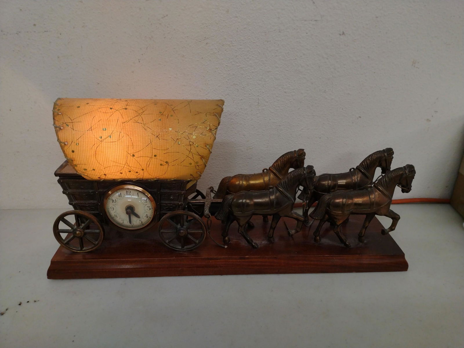 Stagecoach Light and Clock Mar 18, 2023 W Yoder Auction LLC in WI