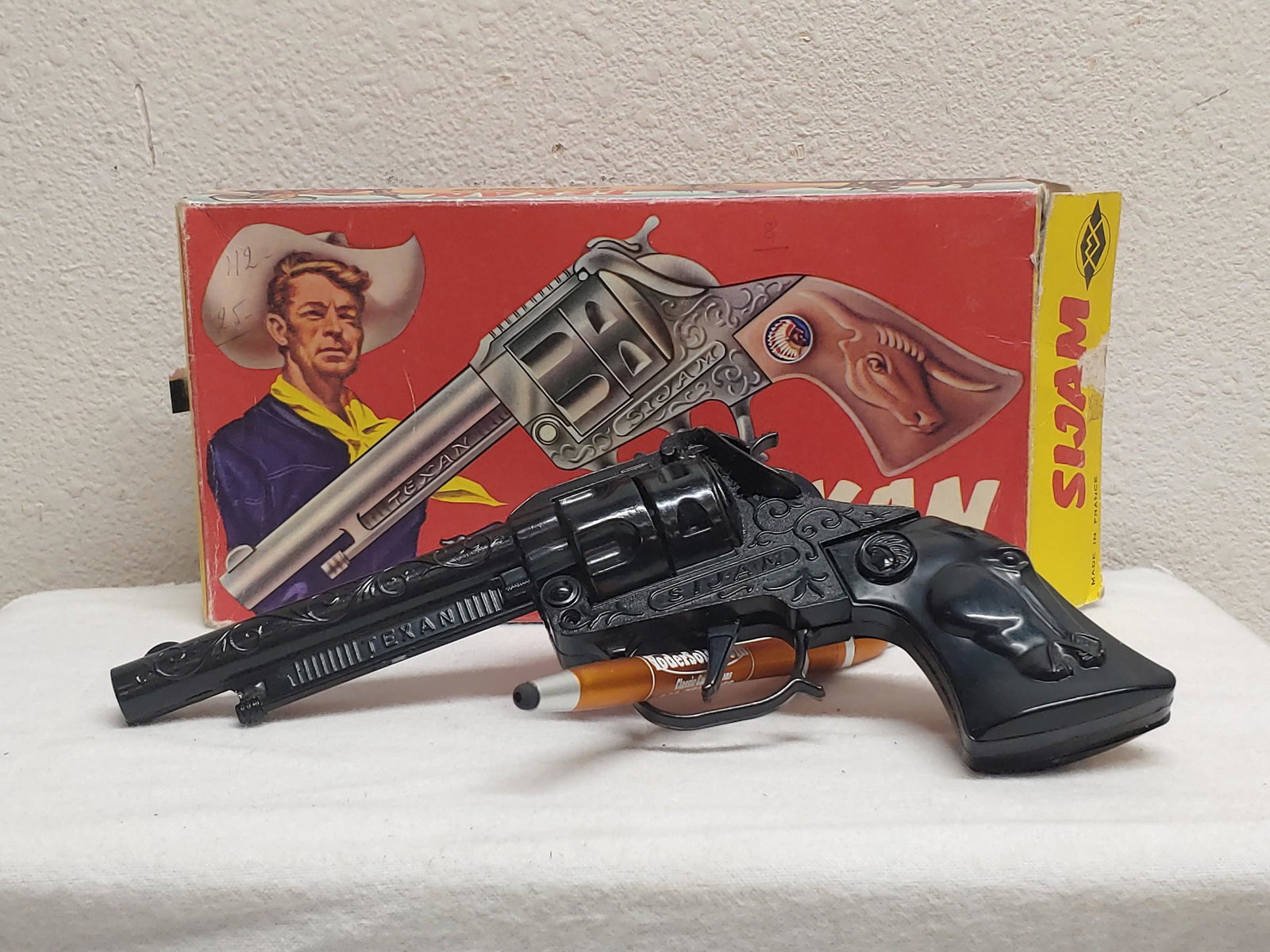 Sijan Texan Cap Pistol Toy With Box: Approx. 8" fires