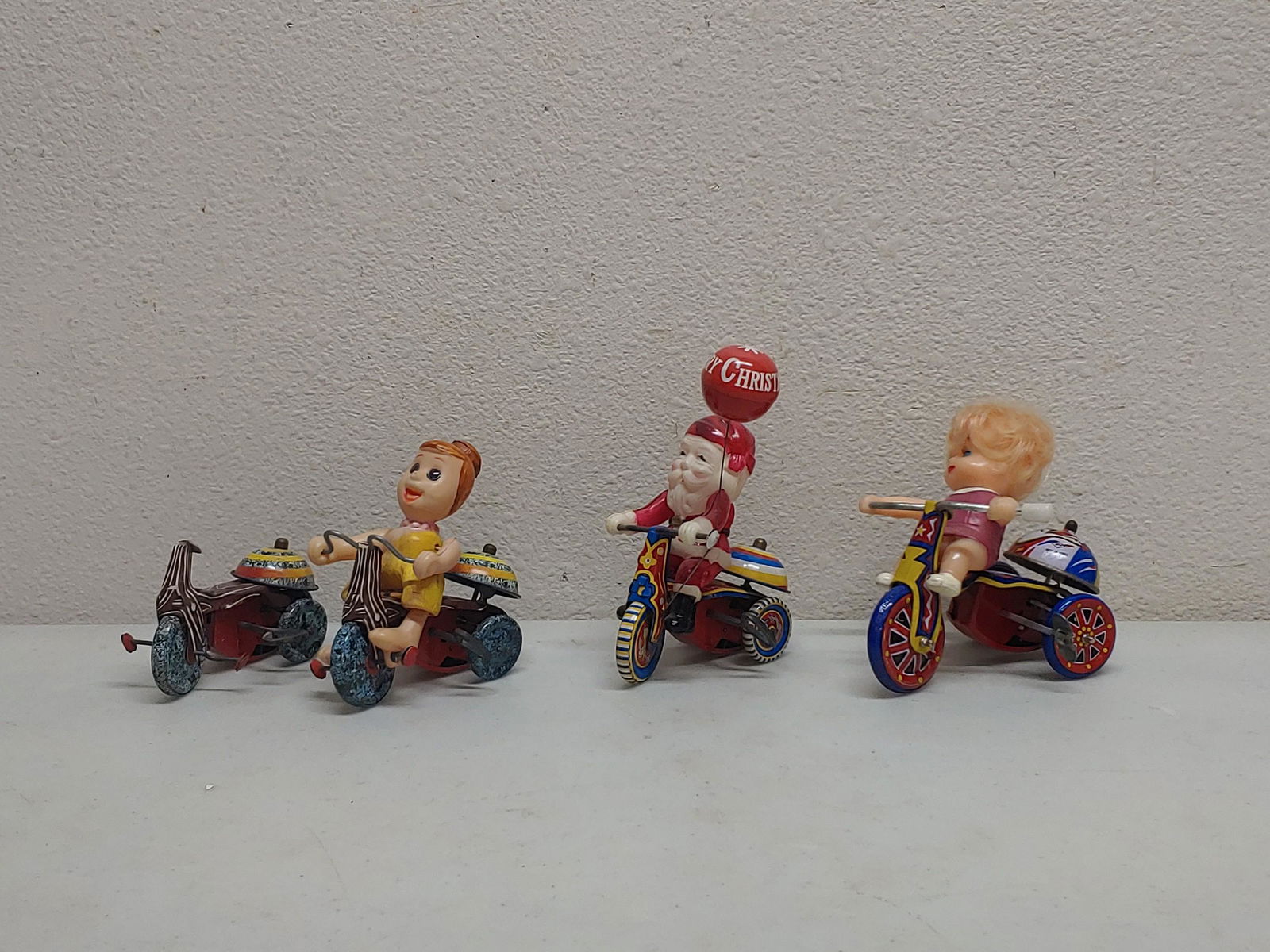 Wind up tin tricycle toys 1 Marx Flintstones (1 of 20)