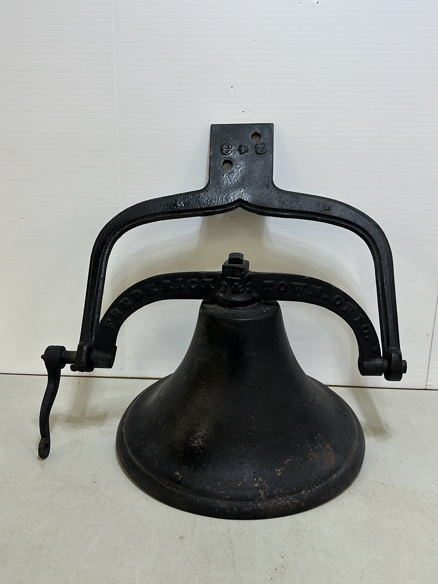 #3 Cast Iron Bell W/ Yolk, Frederick Town OH (1 of 14)