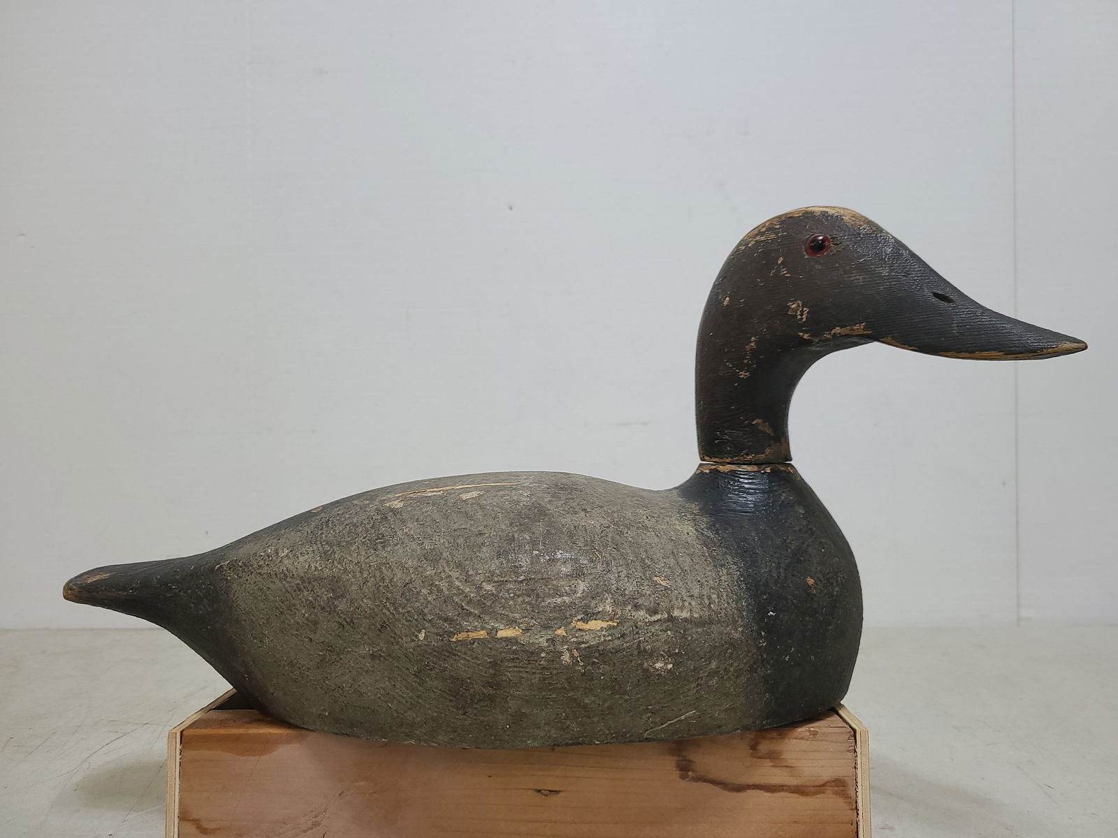 Canvasback Drake Decoy. Evans Style (1 of 10)