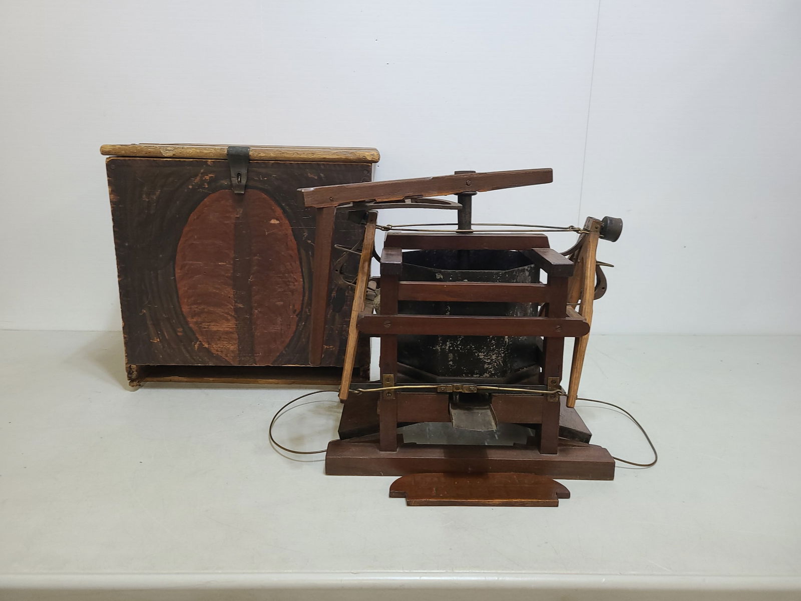 H.D. Thorps Salesman Sample Machine W/ Wood Carry Case (1 of 20)
