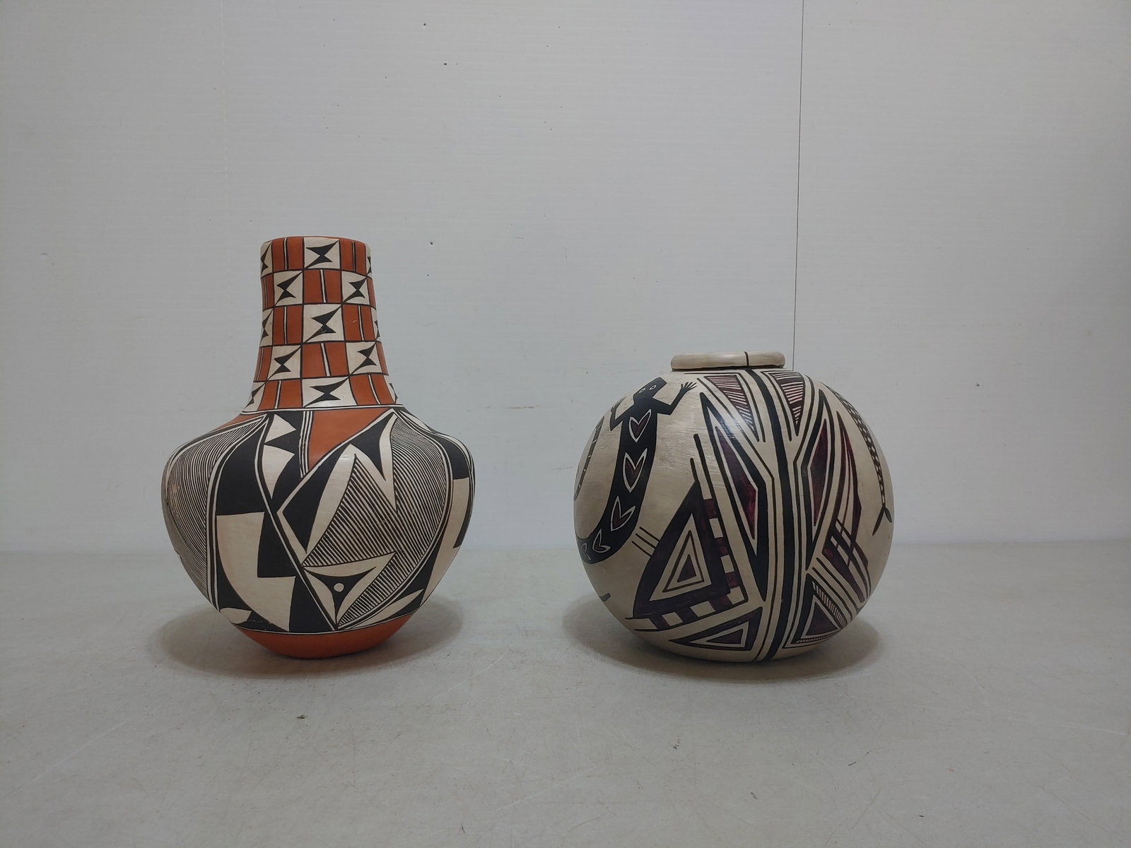 2 x Southwestern Pottery: 1 is A coma New Mexico