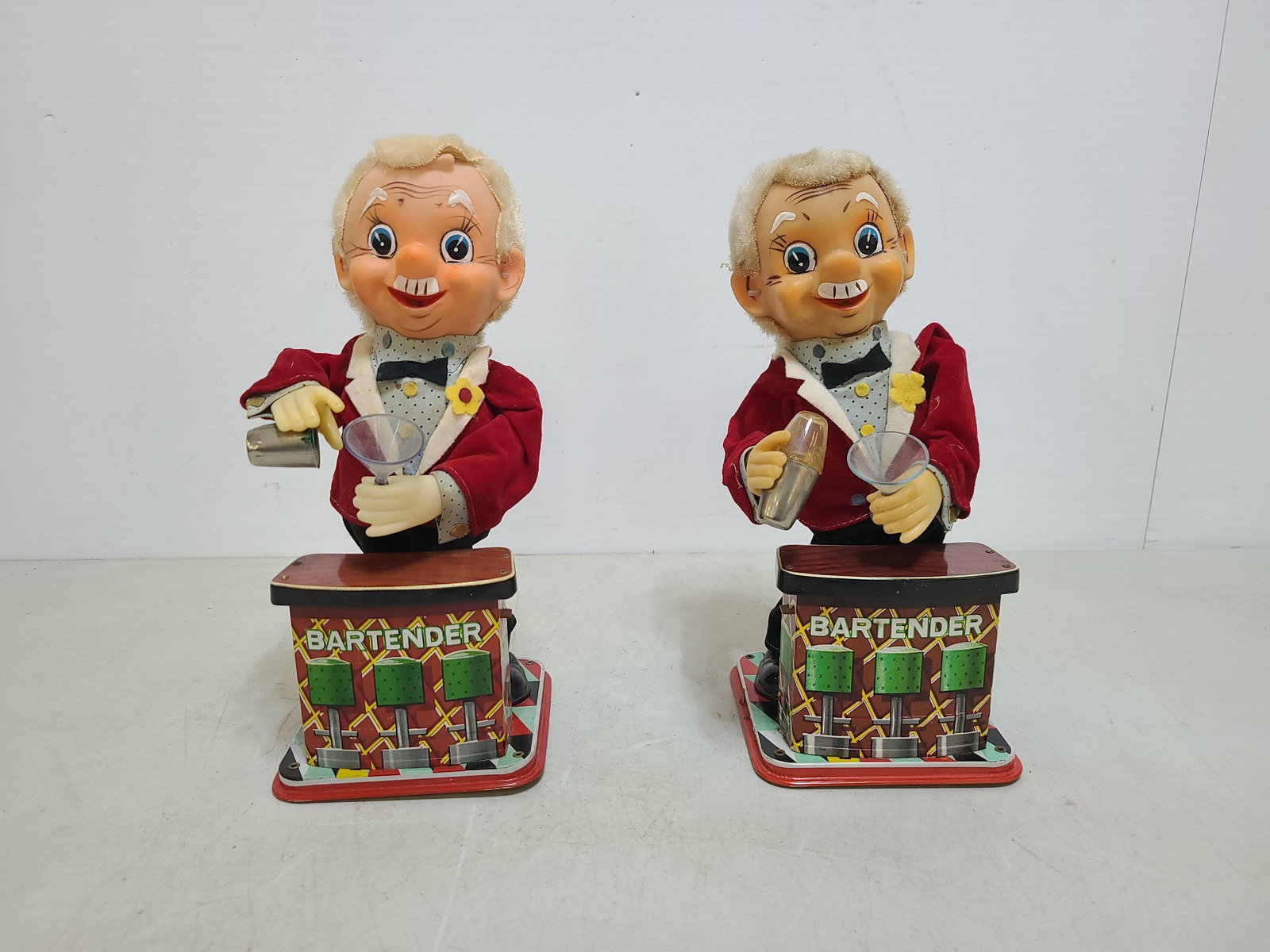 2x TN Bartender tin Toys: Battery boxes are clean staff could not get to work