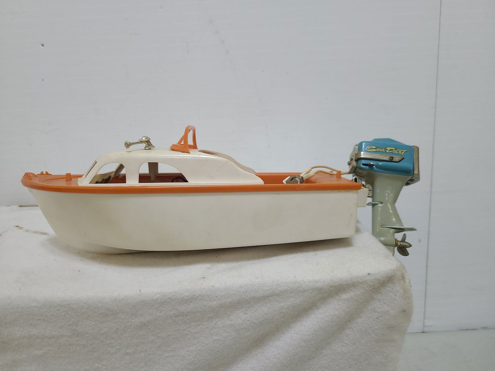 Fleet Line Battery Op Toy Boat W/ Motor (1 of 11)
