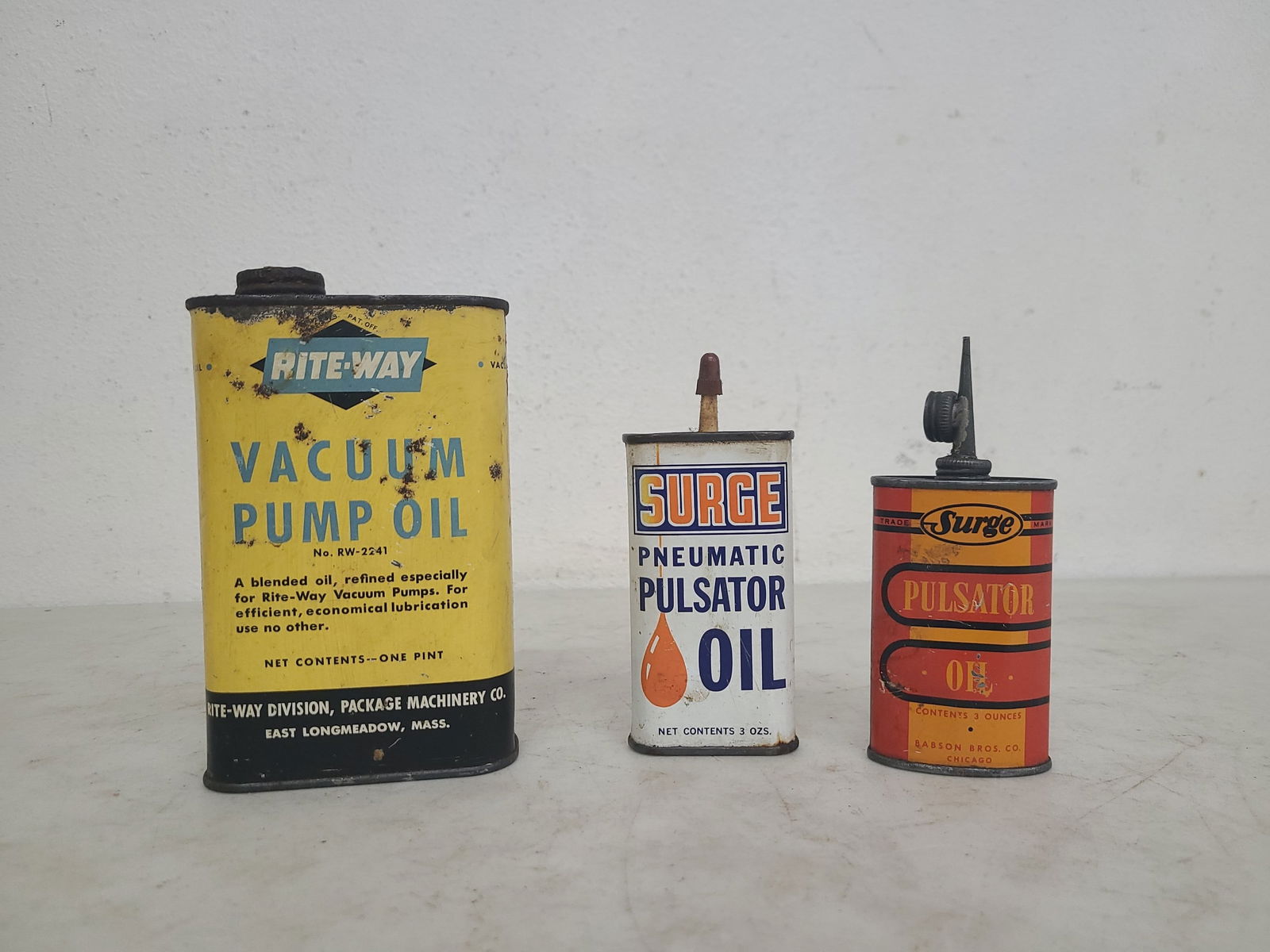 3 Milking Machine Oil Cans (1 of 7)