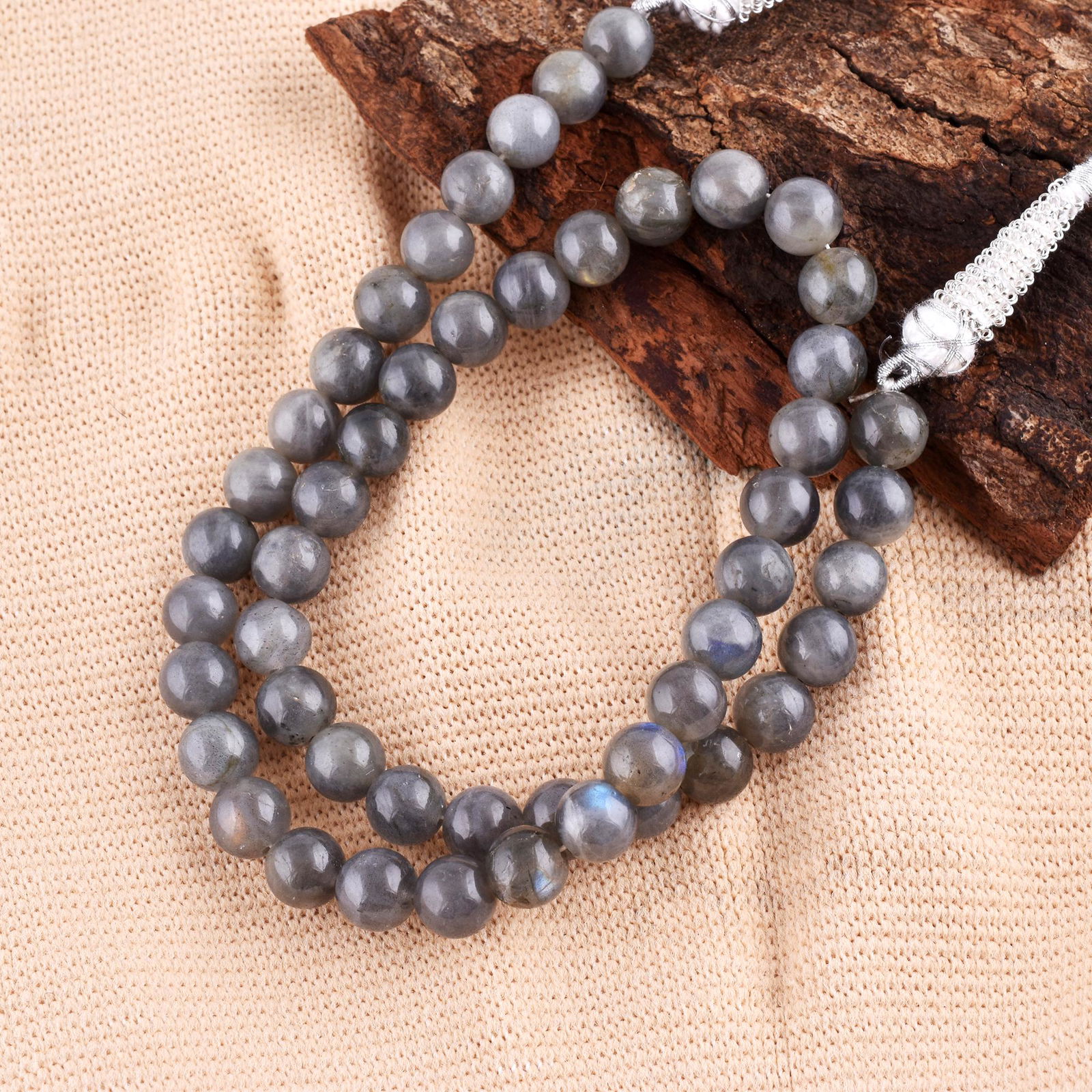 Natural Flashy Labradorite Necklace 8 MM Round Smooth Beads Gemstone: NATURAL FLASHY LABRADORITE GEMSTONE 8 MM ROUND SMOOTH BEADS ADJUSTABLE NECKLACE PRODUCT TYPE : NECKLACE MAIN STONE : LABRADORITE MAIN STONE SHAPE : ROUND MAIN STONE SIZE : 8 MM BEADS TYPE : SMOOTH<