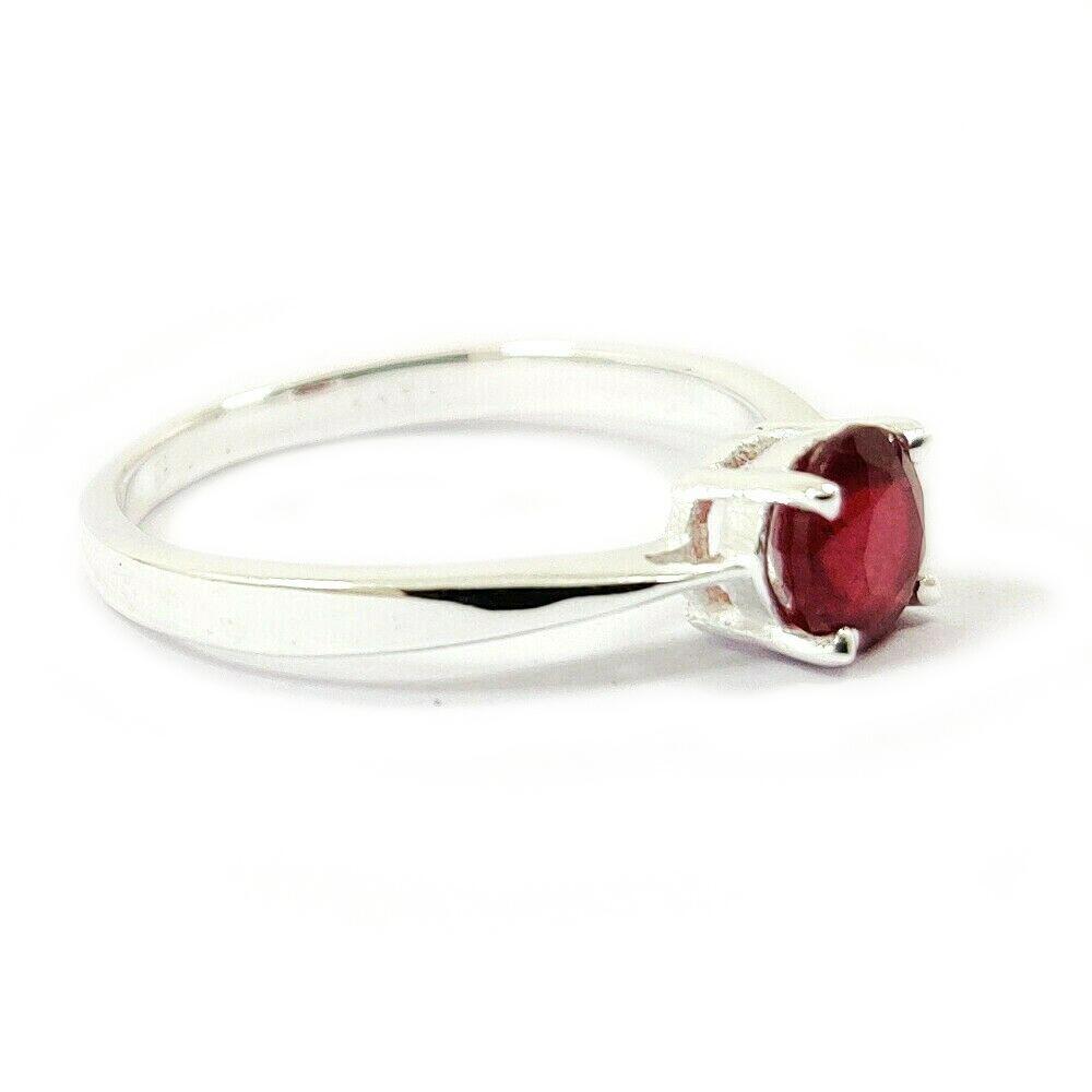 RUBY 925 STERLING SILVER RING: RUBY 925 STERLING SILVER RING Product Type : RING Main Stone : RUBY Main Stone Shape : ROUND Main Stone Size : 6 MM Main Stone Color : GREEN Metal : STERLING SILVER Metal Purity : 925 Ring Weight : 2.