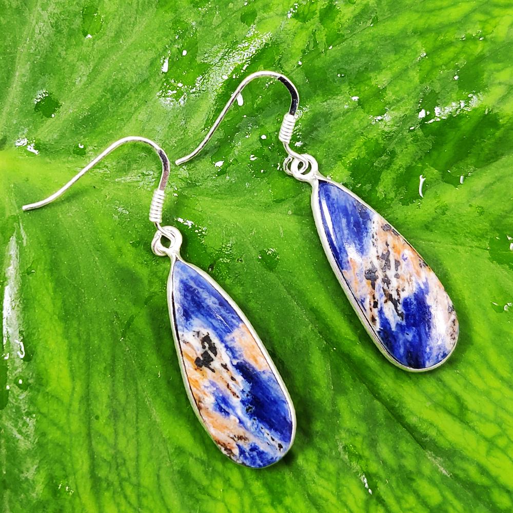 SODALITE 92.5 STERLING SILVER EARRING: SODALITE 92.5 STERLING SILVER EARRING Product Type : EARRING Main Stone : SODALITE Main Stone Shape : PEAR Main Stone Size : 29X11 MM Main Stone Color : MULTICOLOR Metal : STERLING SILVER Metal Purity